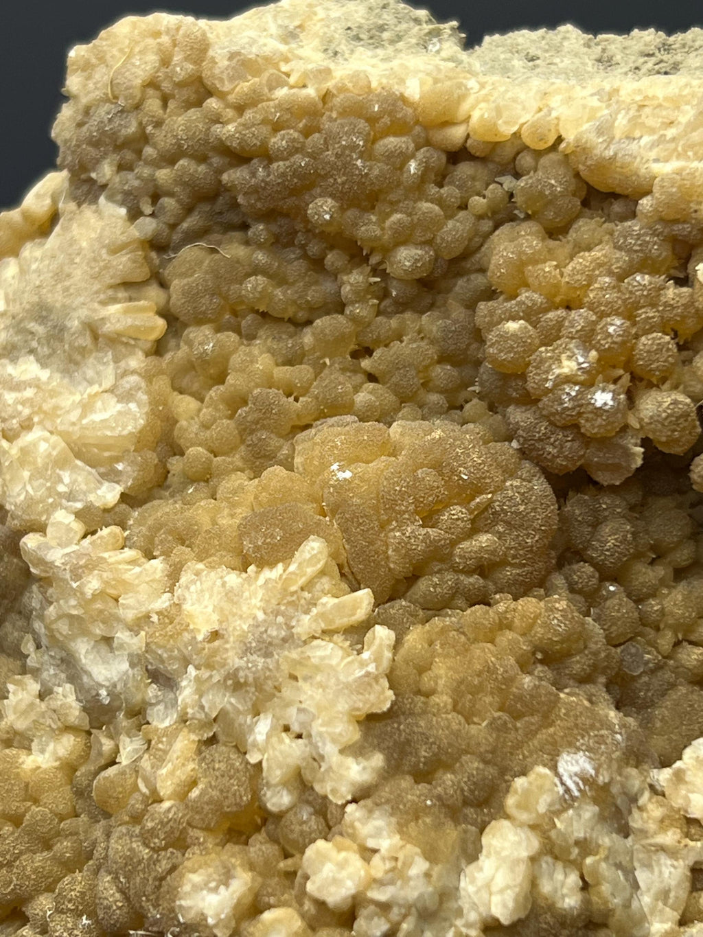 Canadian Stilbite Specimen: Elegant Crystal Formation - Crystal Gemstone AE 