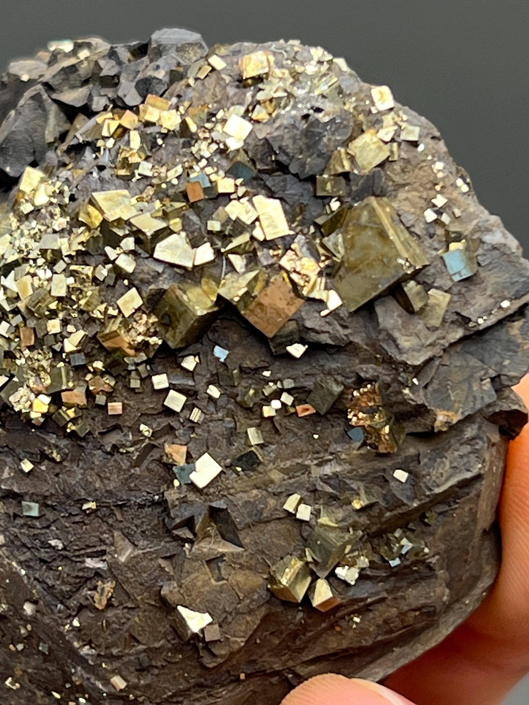 Very Special, Pyrite On Manganese Mineral, From Turkey - Crystal Gemstone AE 