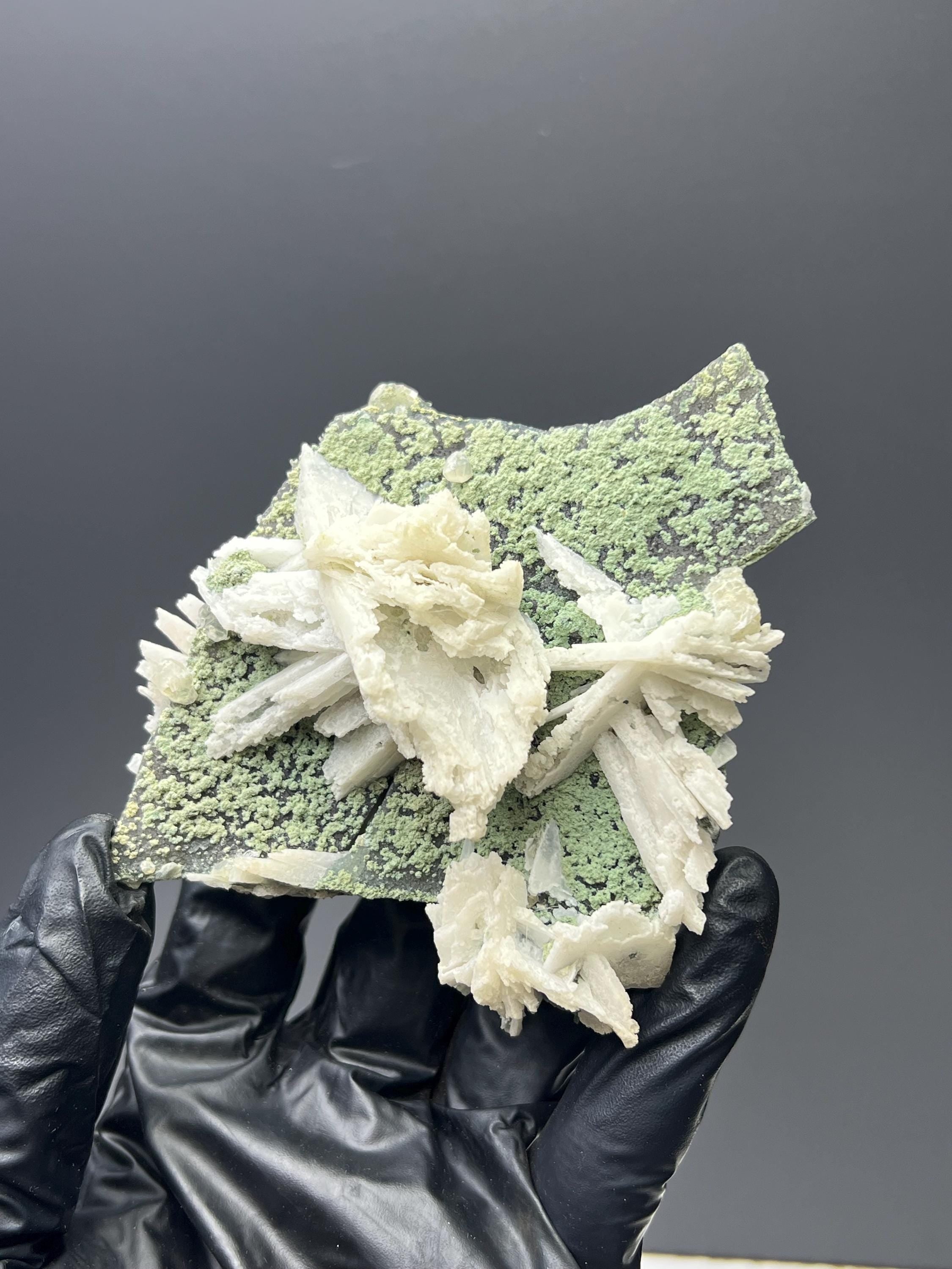 Anhydrite And Calcite On Prehnite - Crystal Gemstone AE 