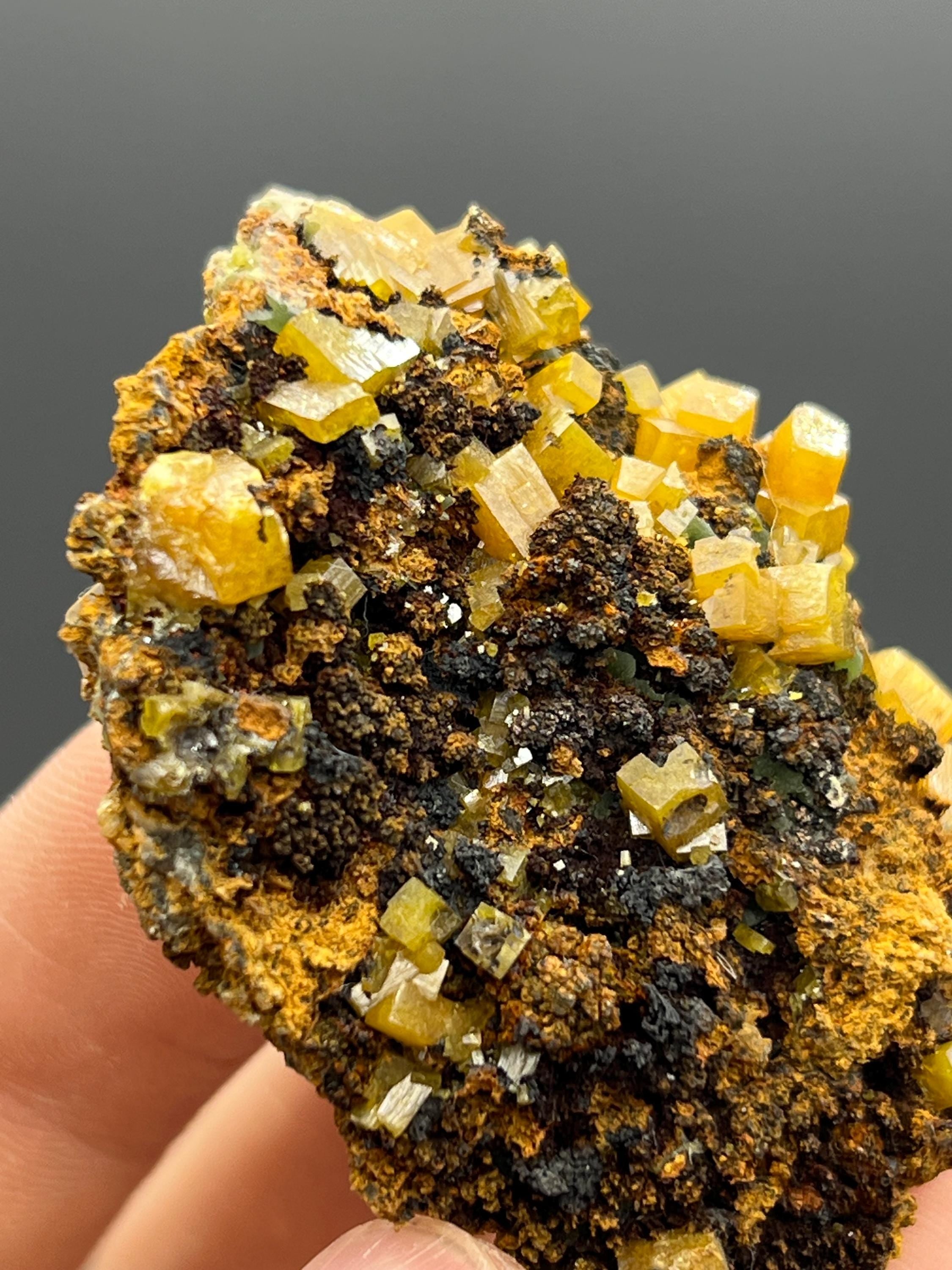 Wulfenite, From Arizona - Crystal Gemstone AE 