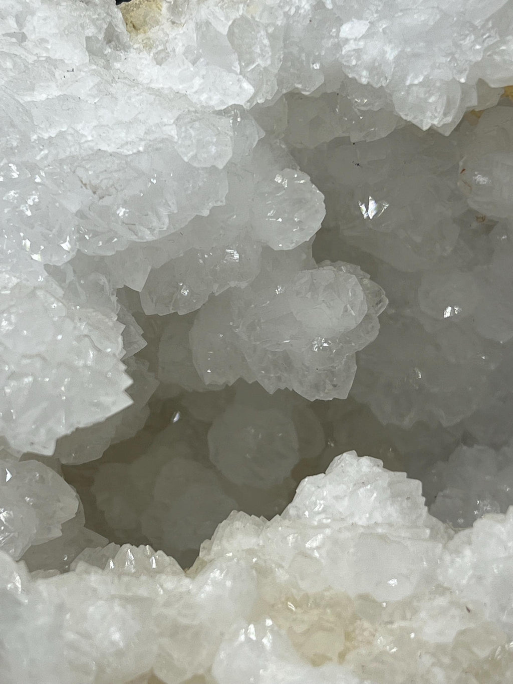 Crystal Quartz Geode - Crystal Gemstone AE 