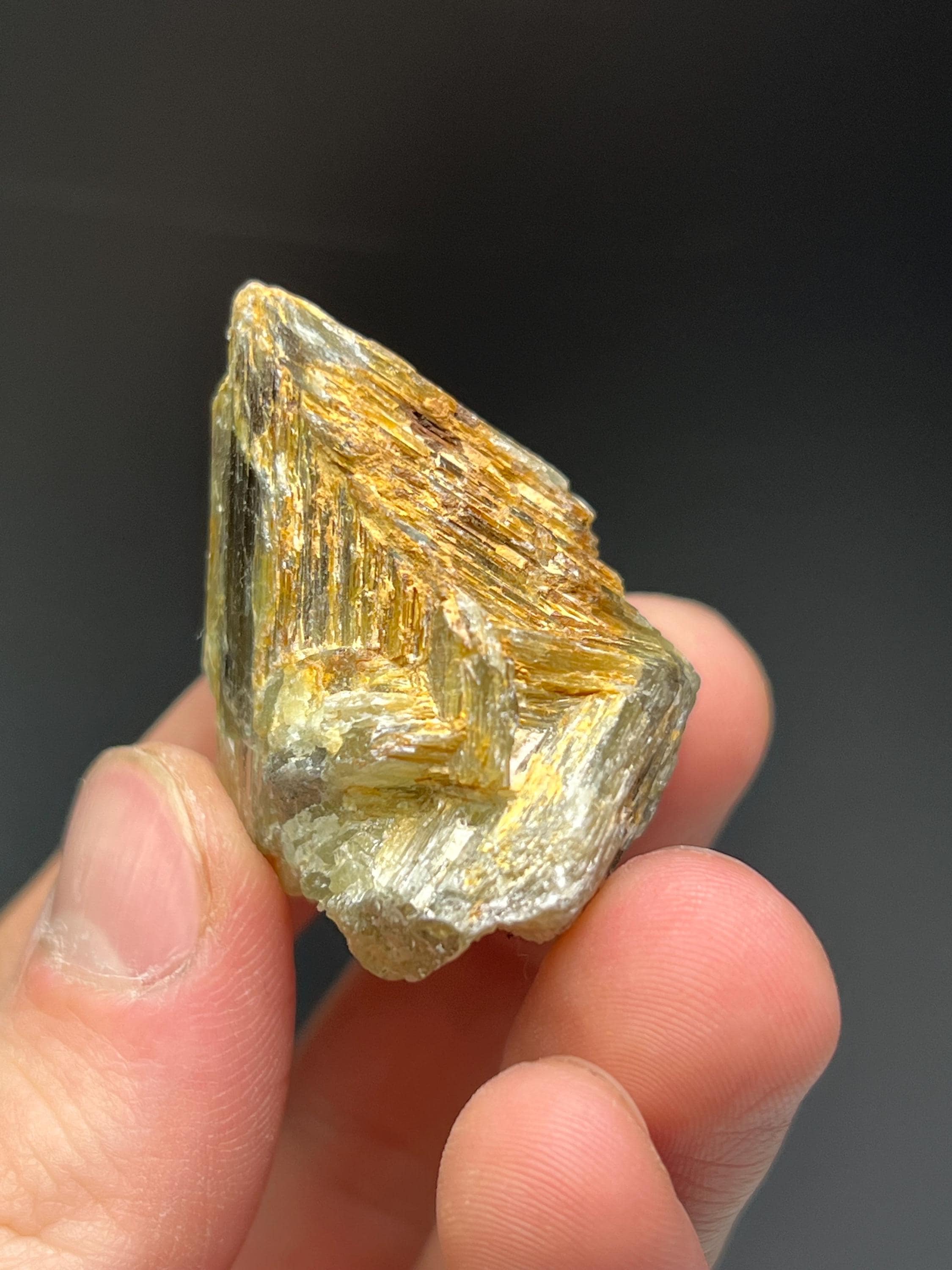 Special Diaspore Zultanite Specimen - Crystal Gemstone AE 