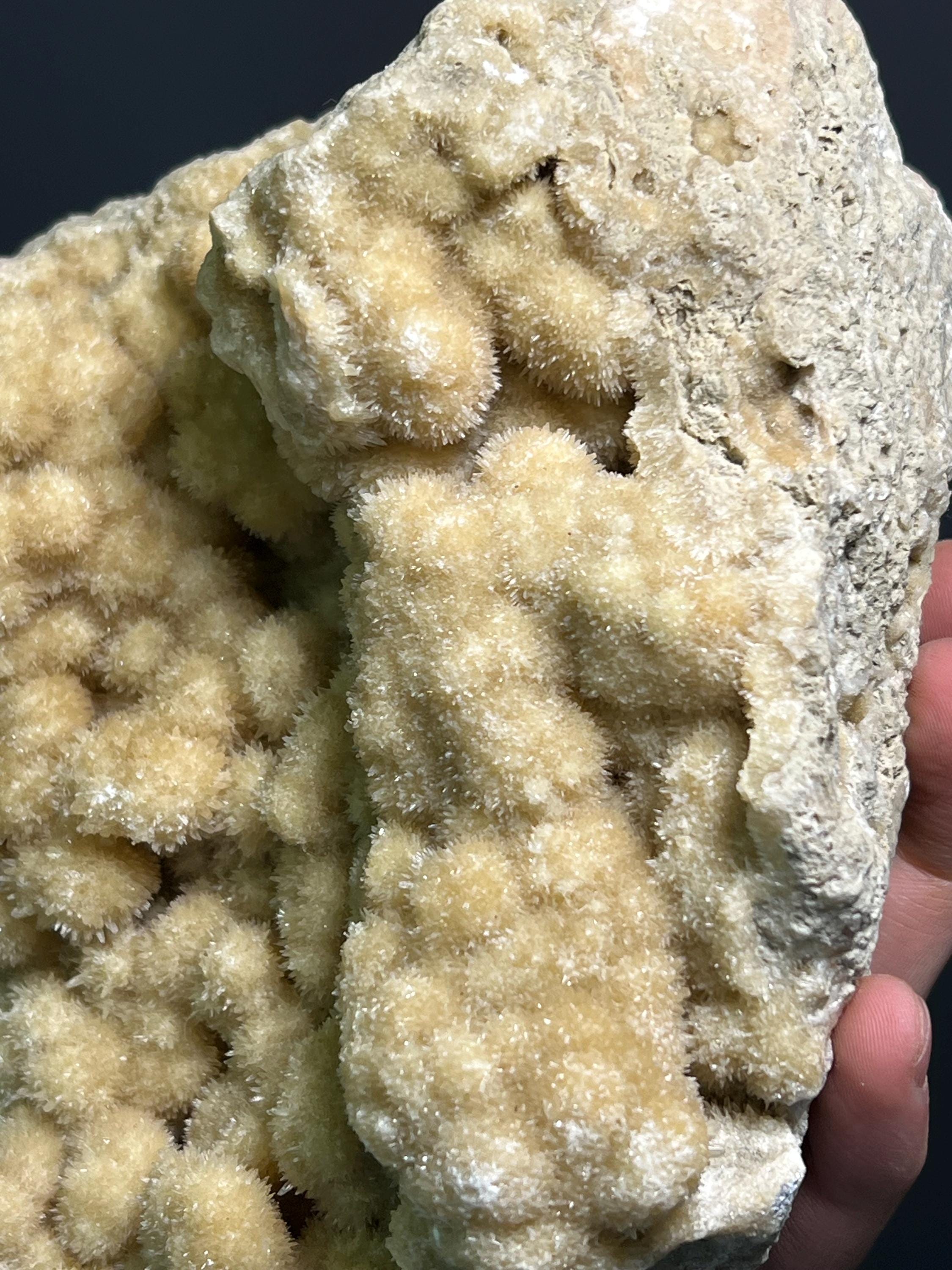 Very Special Colemanite Specimen, 2,8kg - Crystal Gemstone AE 