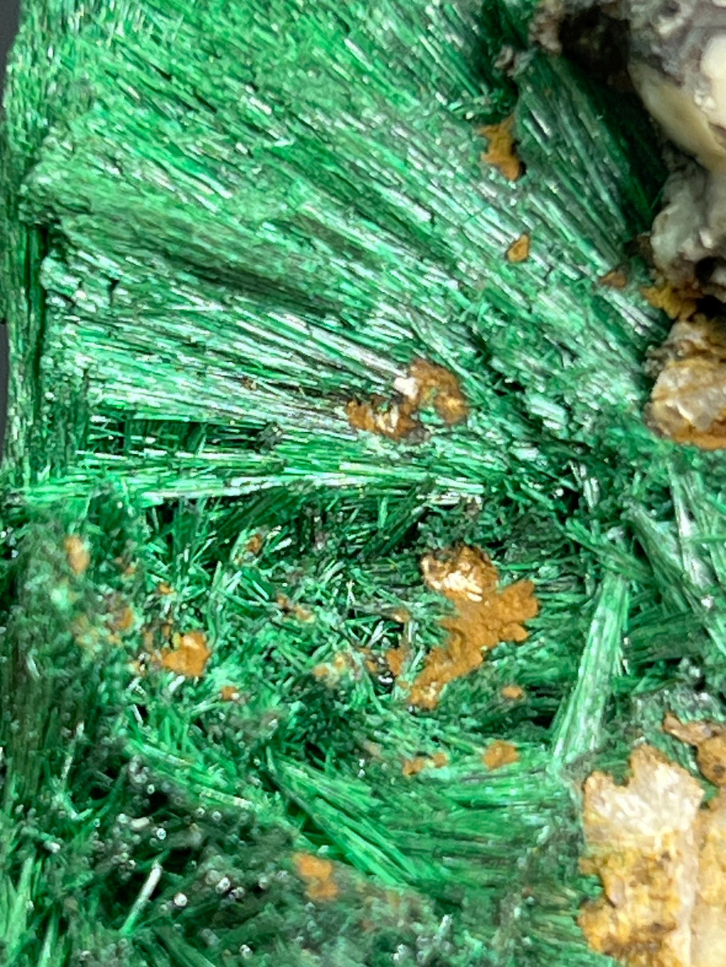 Special Malachite Specimen - Crystal Gemstone AE 