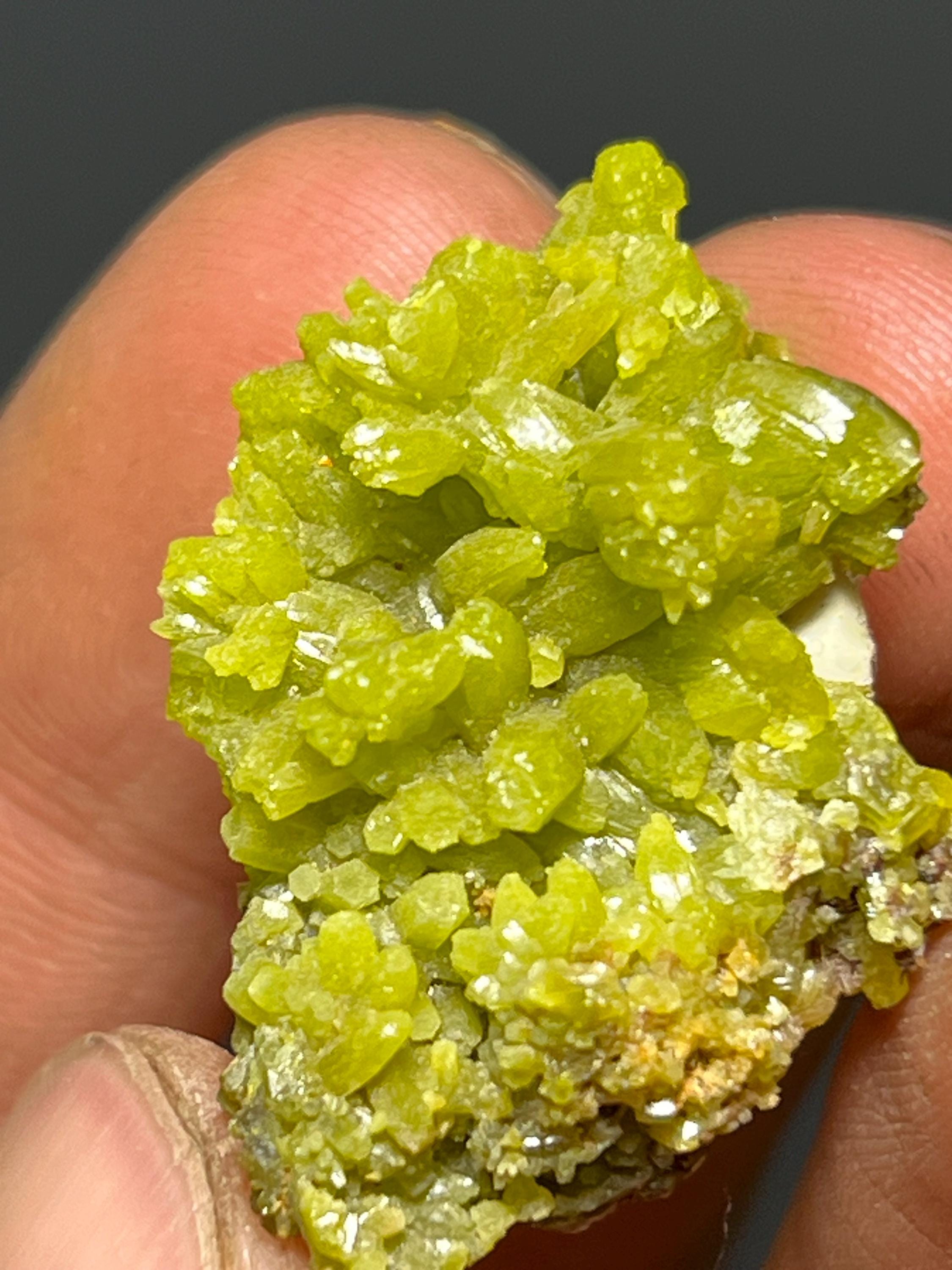 Museum Grade, Pyromorphite Specimen, 16gram - Crystal Gemstone AE 