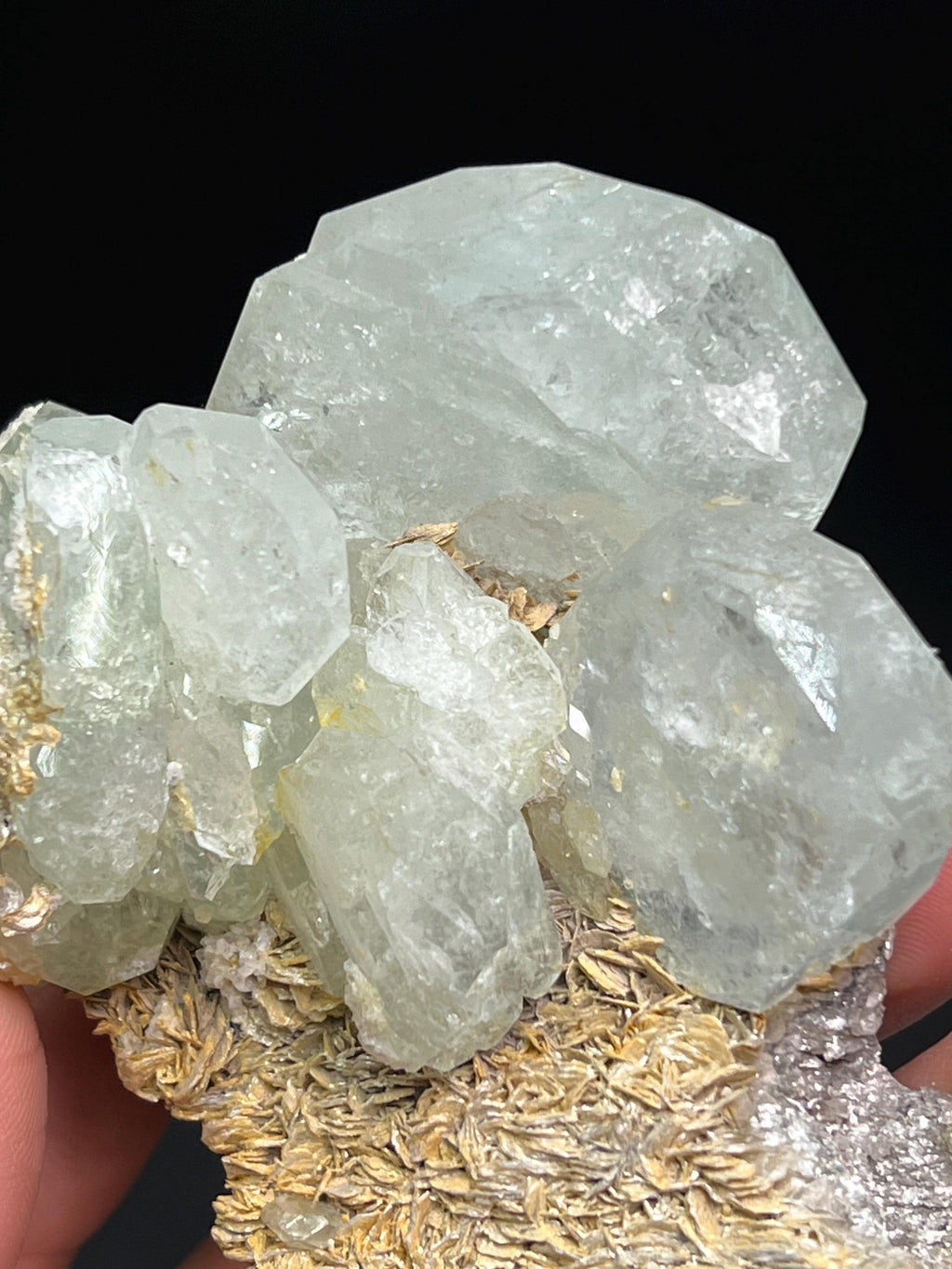 Aquamarine And Muscovite With Quartz - Crystal Gemstone AE 