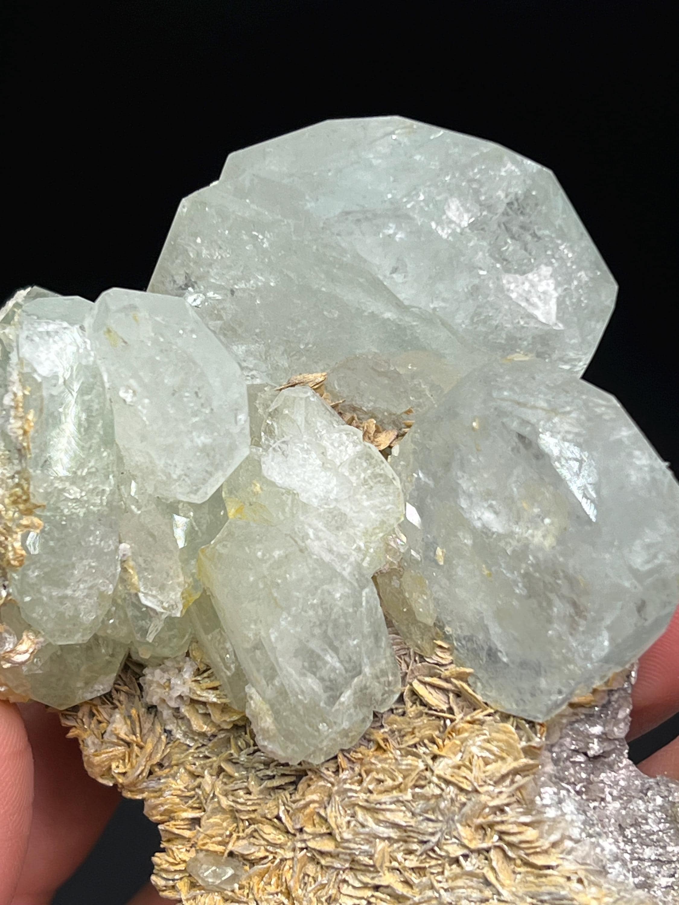 Aquamarine And Muscovite With Quartz - Crystal Gemstone AE 