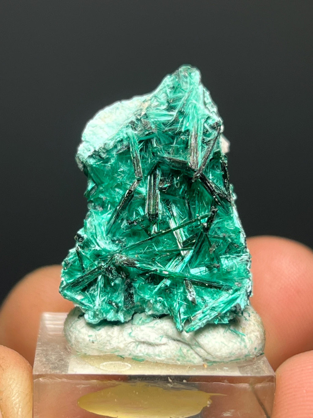 Special Brochanite Specimen - Crystal Gemstone AE 