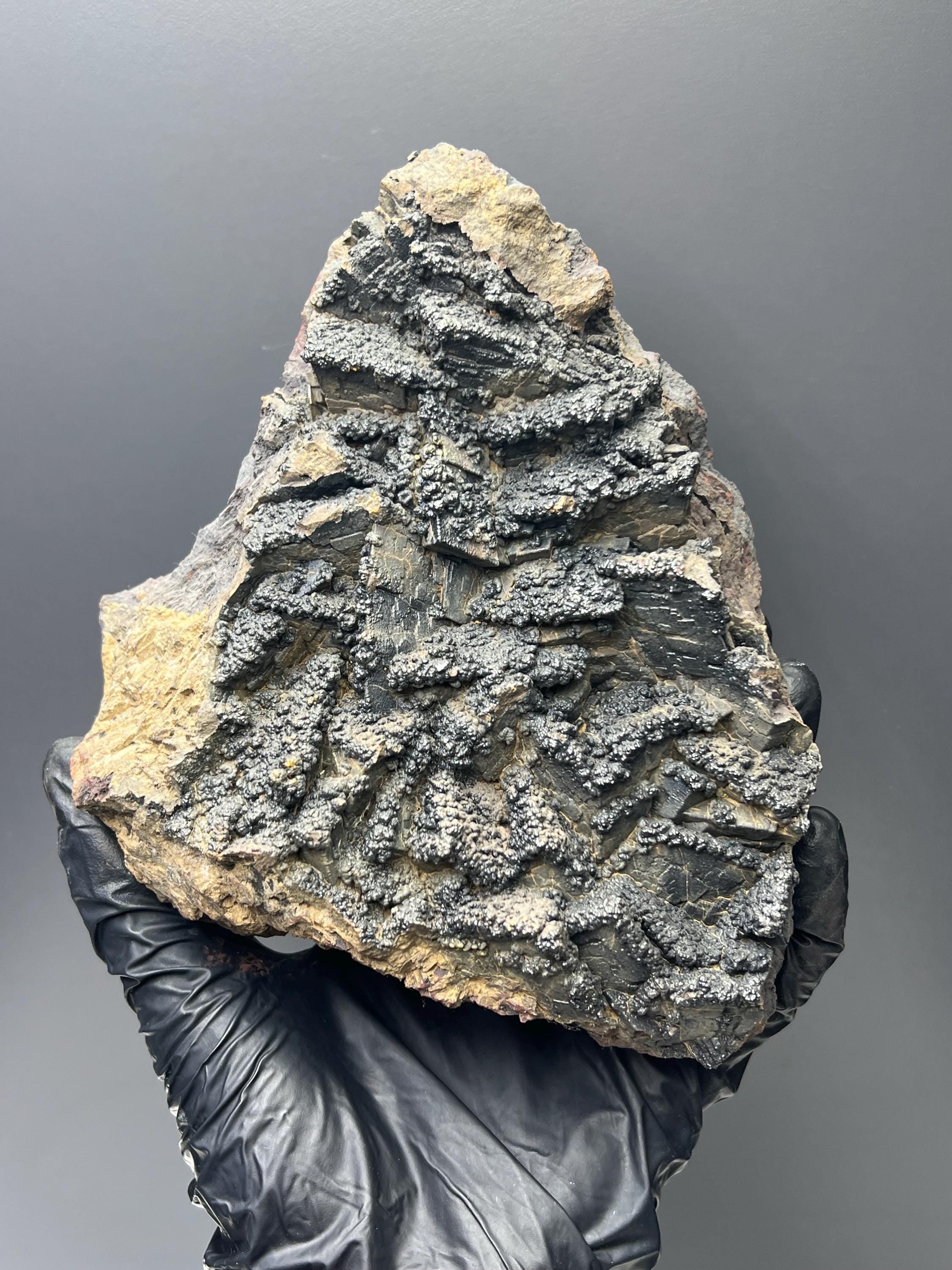 Very Special, Goethite With Black Iron Siderite - Crystal Gemstone AE 
