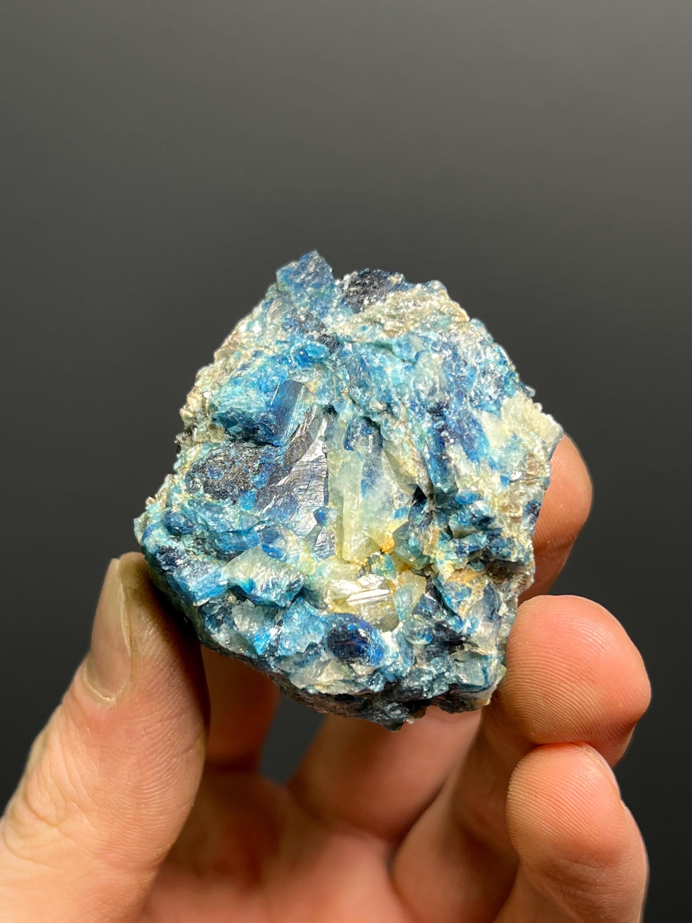 Very Unique Euclase Specimen, 100gram - Crystal Gemstone AE 