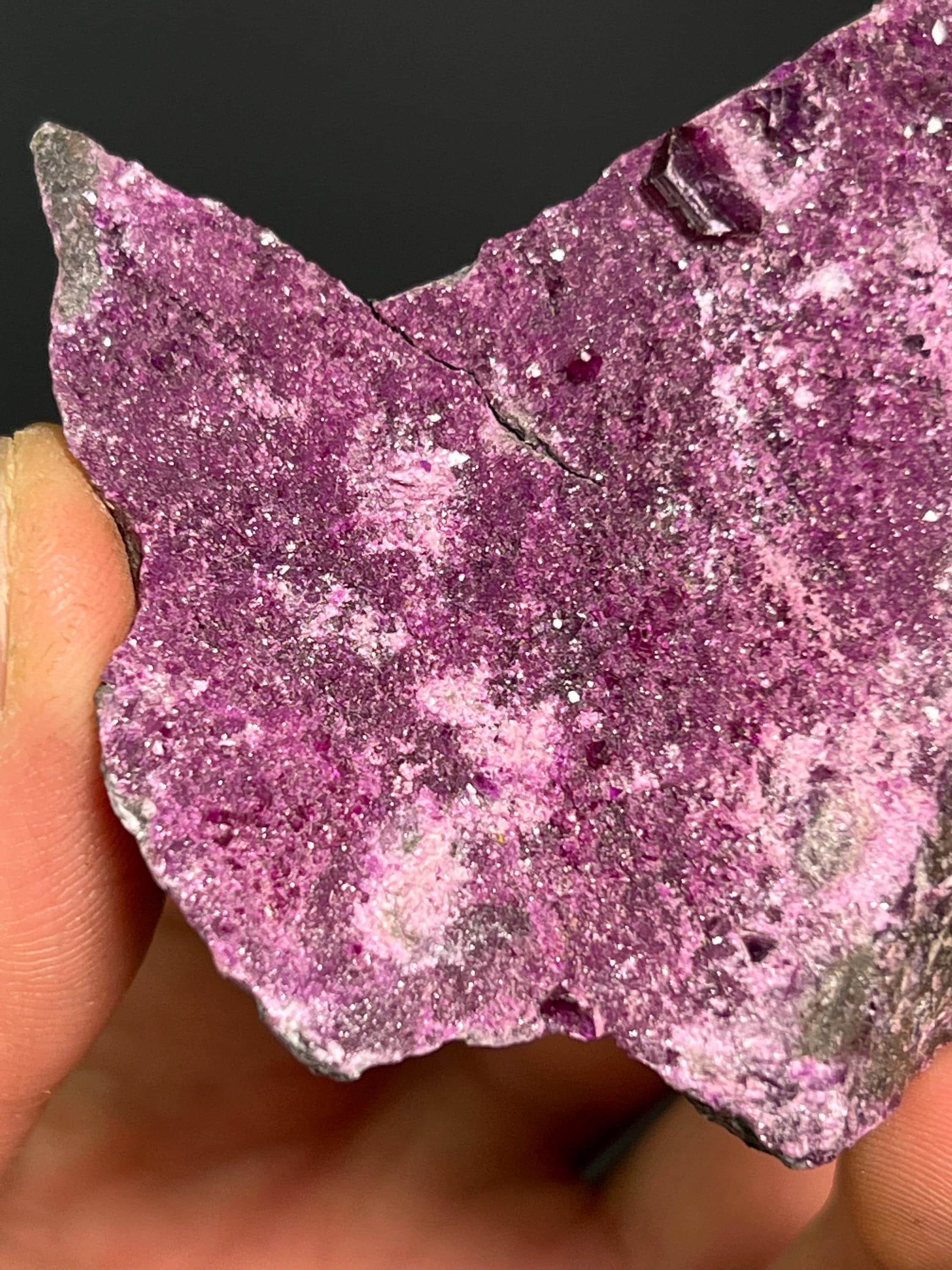 Special Showy Kammererite Specimen - Crystal Gemstone AE 