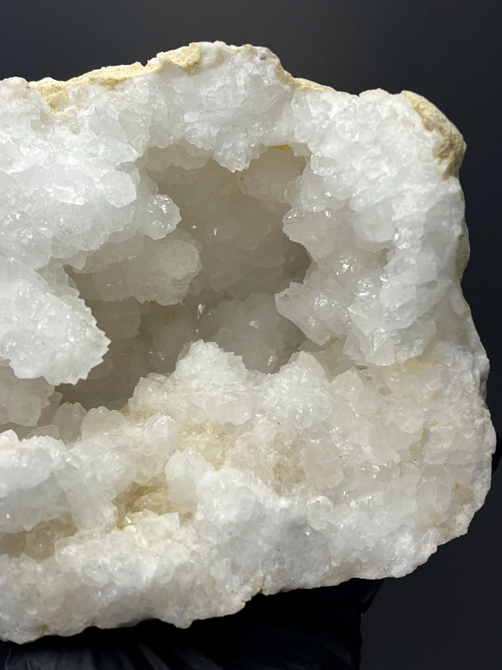 Crystal Quartz Geode - Crystal Gemstone AE 