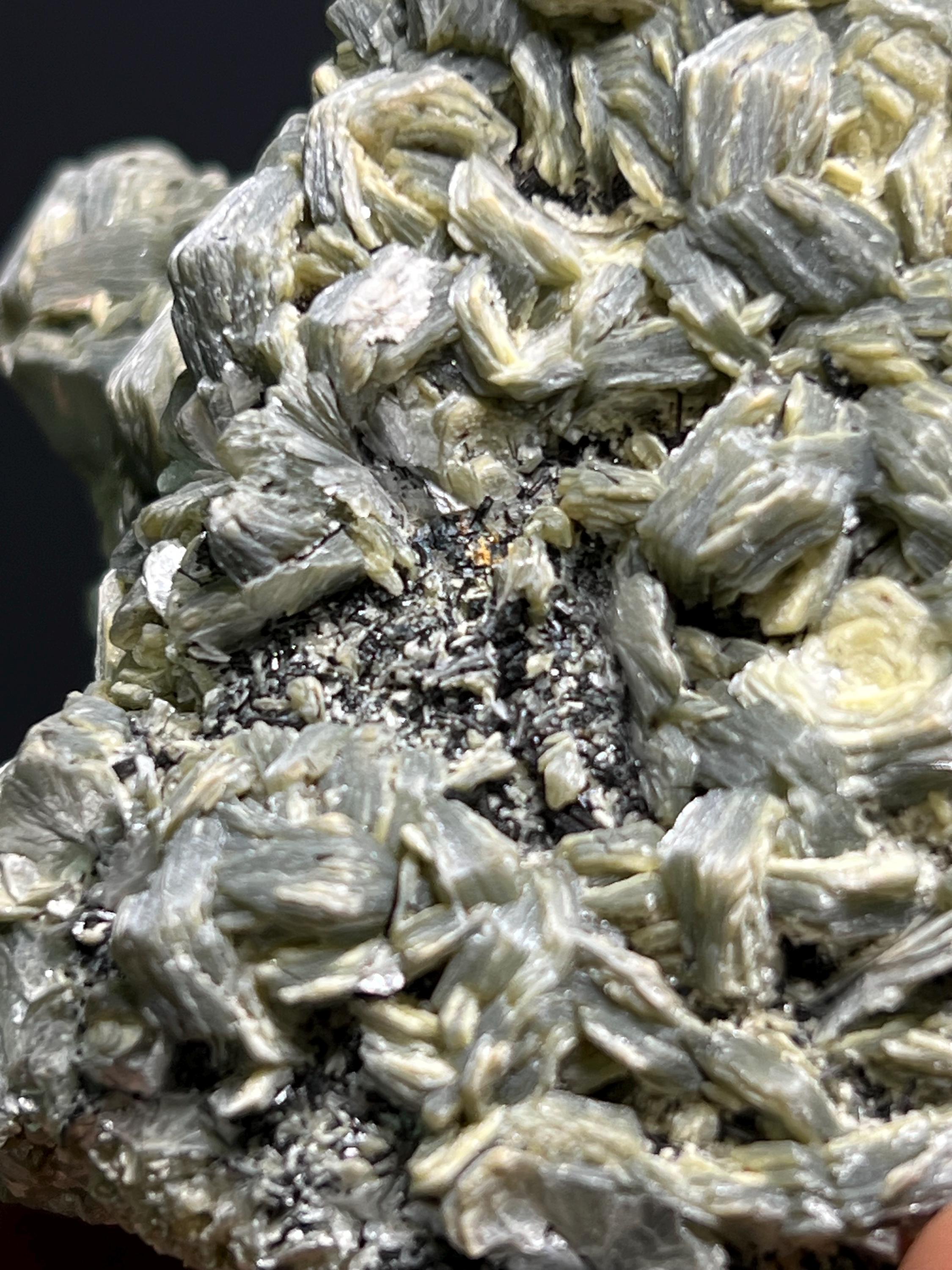 Special Vermiculite With Tourmaline Specimen, 92gram - Crystal Gemstone AE 