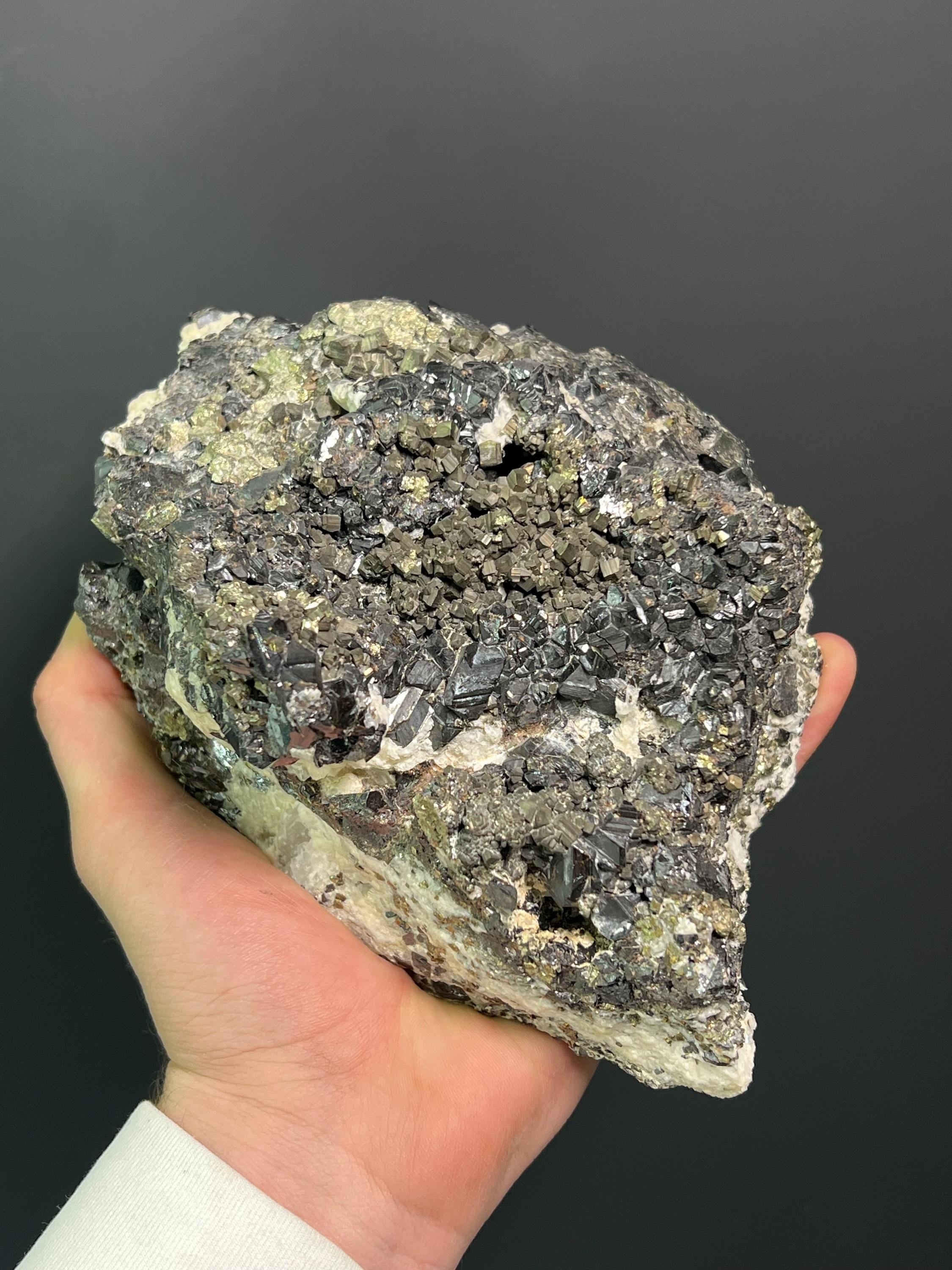 Pyrite, Galena, Quartz And Tetrahedrite, 2,7kg - Crystal Gemstone AE 