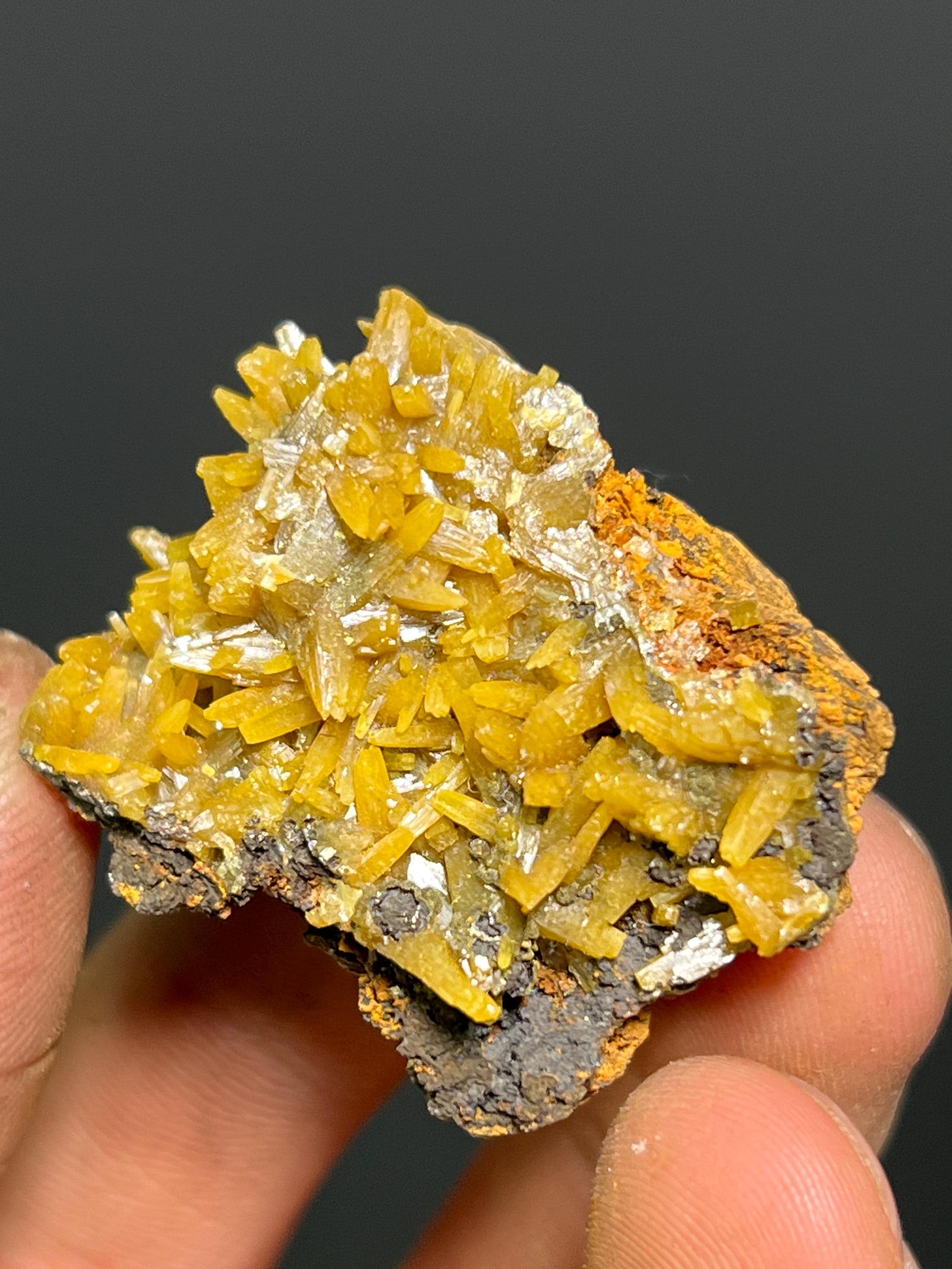 Very Special Wulfenite Specimen, 30gram - Crystal Gemstone AE 