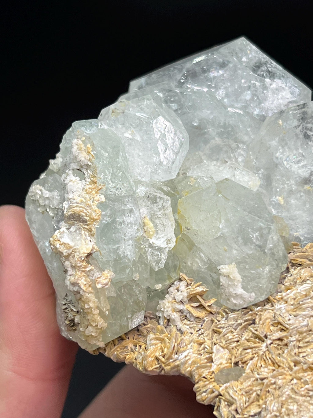 Aquamarine And Muscovite With Quartz - Crystal Gemstone AE 