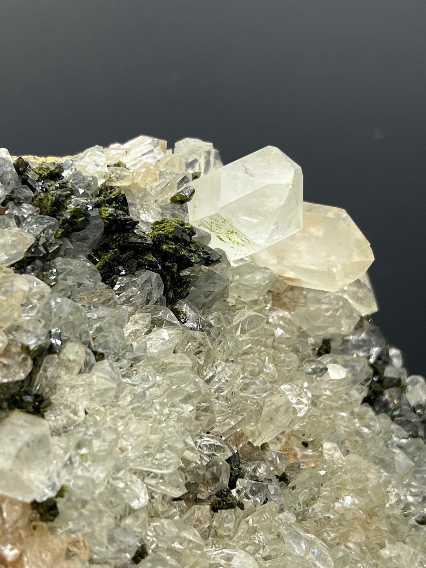 Special! Extra Big Black And Green Epidote With Quartz