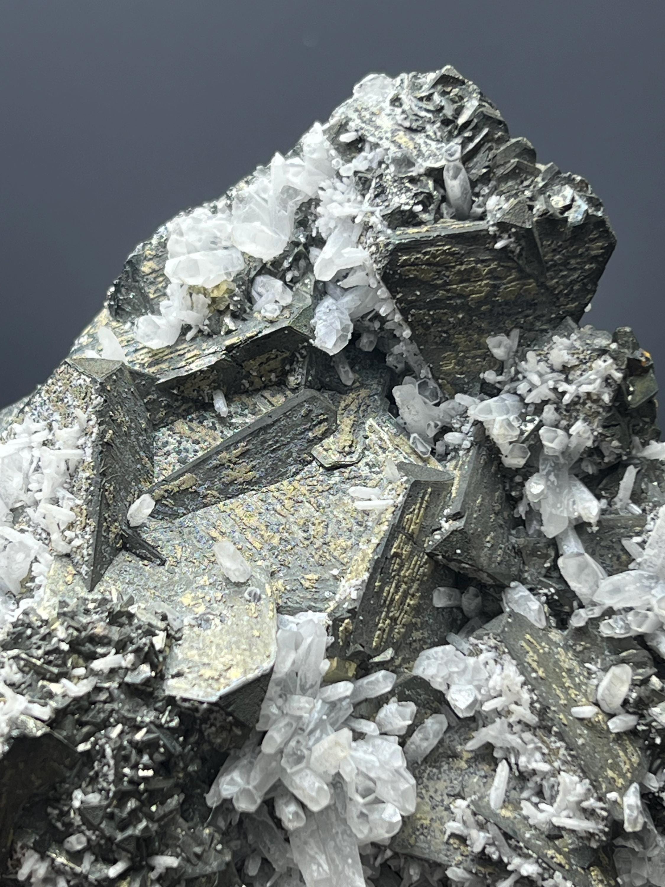 Very Special! Tetrahedrite With Quartz Specimen - Crystal Gemstone AE 
