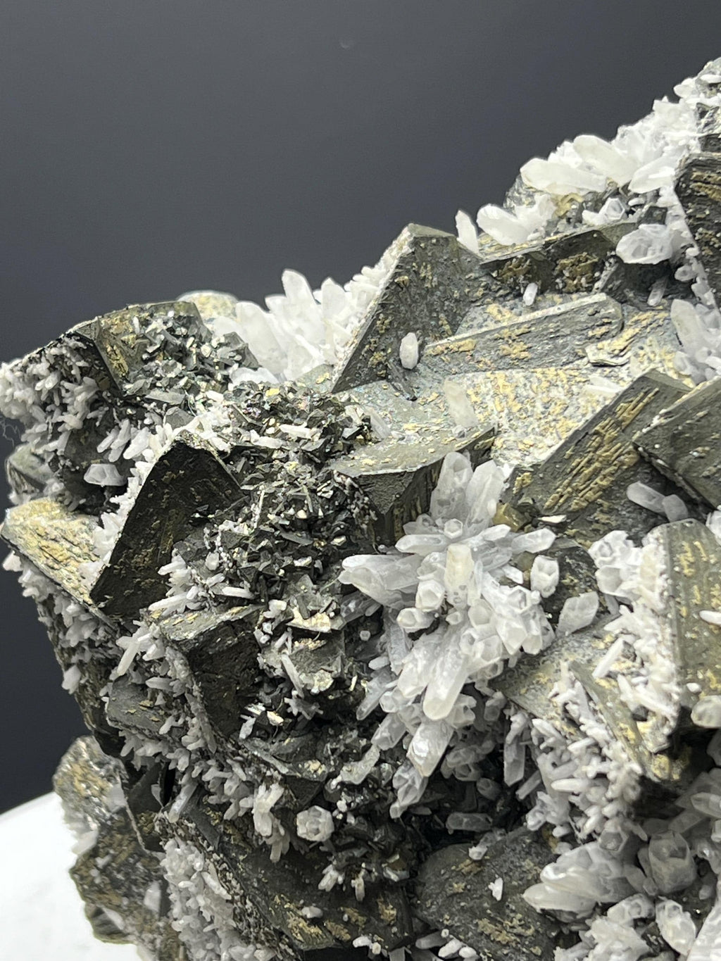 Very Special! Tetrahedrite With Quartz Specimen - Crystal Gemstone AE 