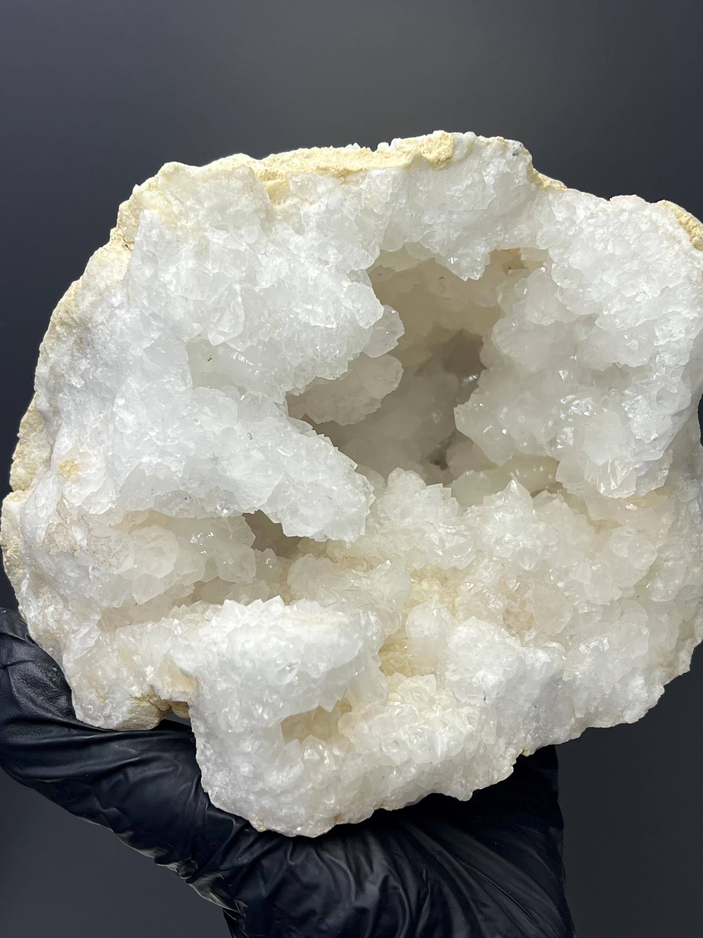 Crystal Quartz Geode - Crystal Gemstone AE 