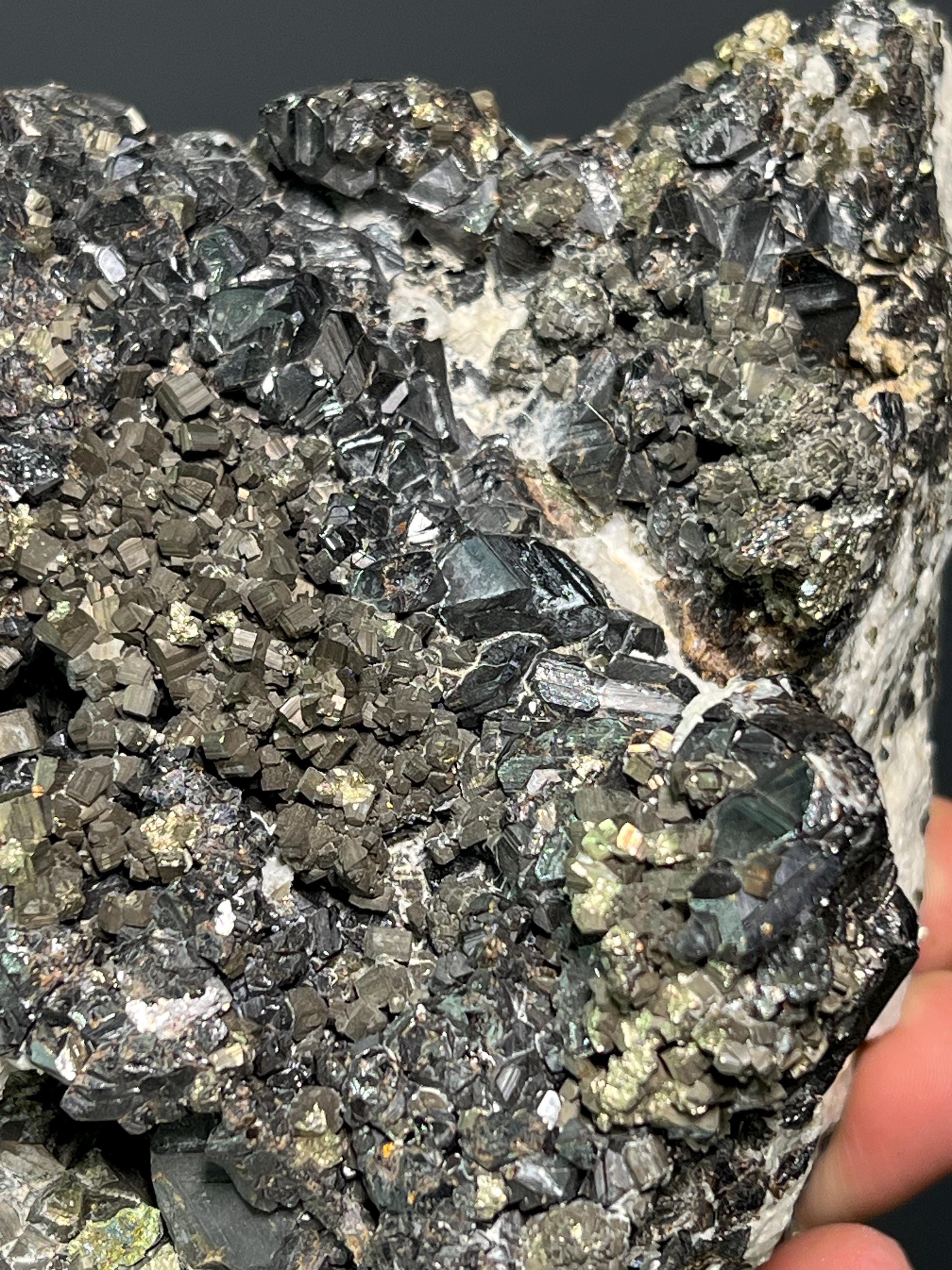Pyrite, Galena, Quartz And Tetrahedrite, 2,7kg - Crystal Gemstone AE 