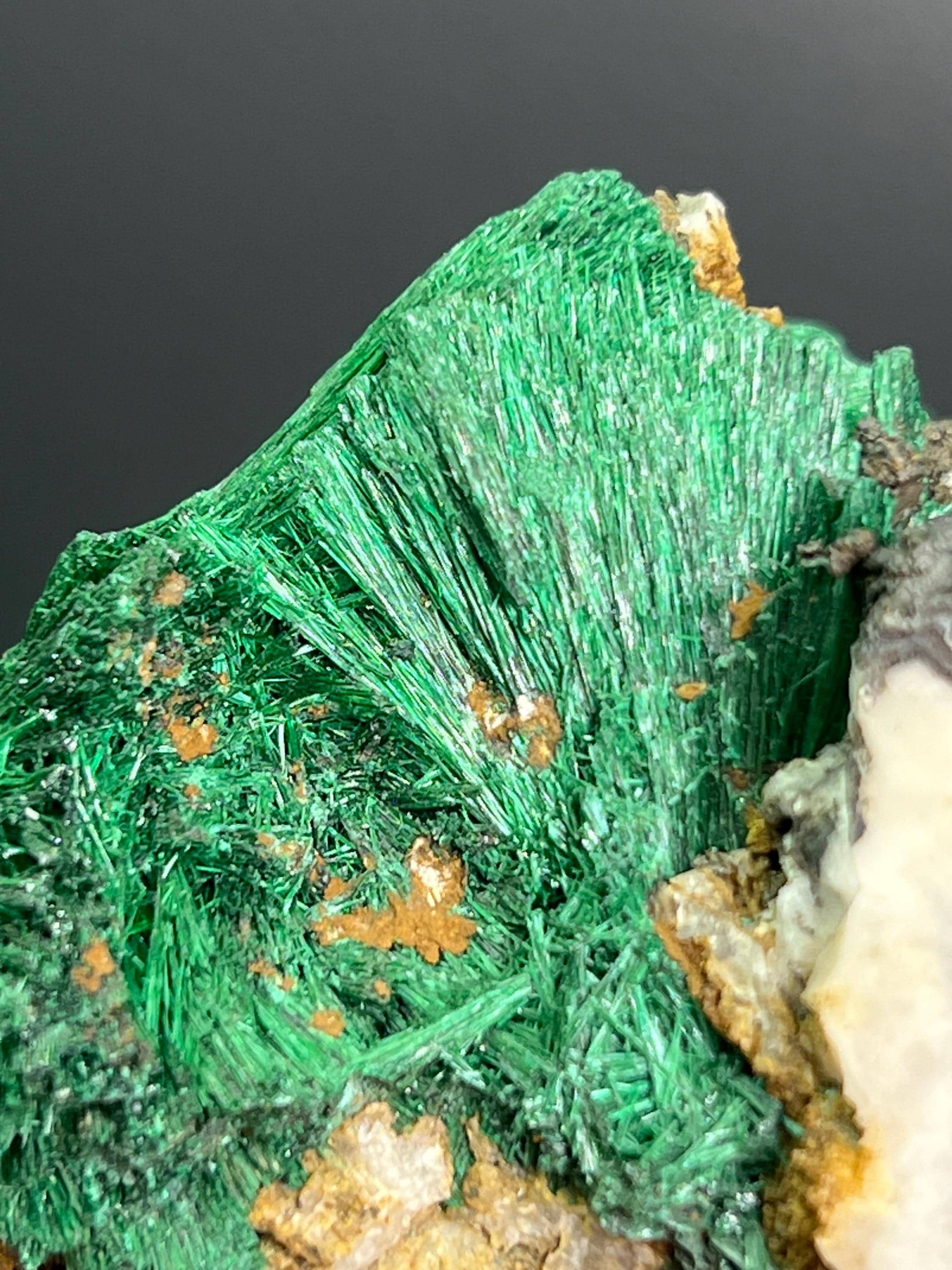 Special Malachite Specimen - Crystal Gemstone AE 