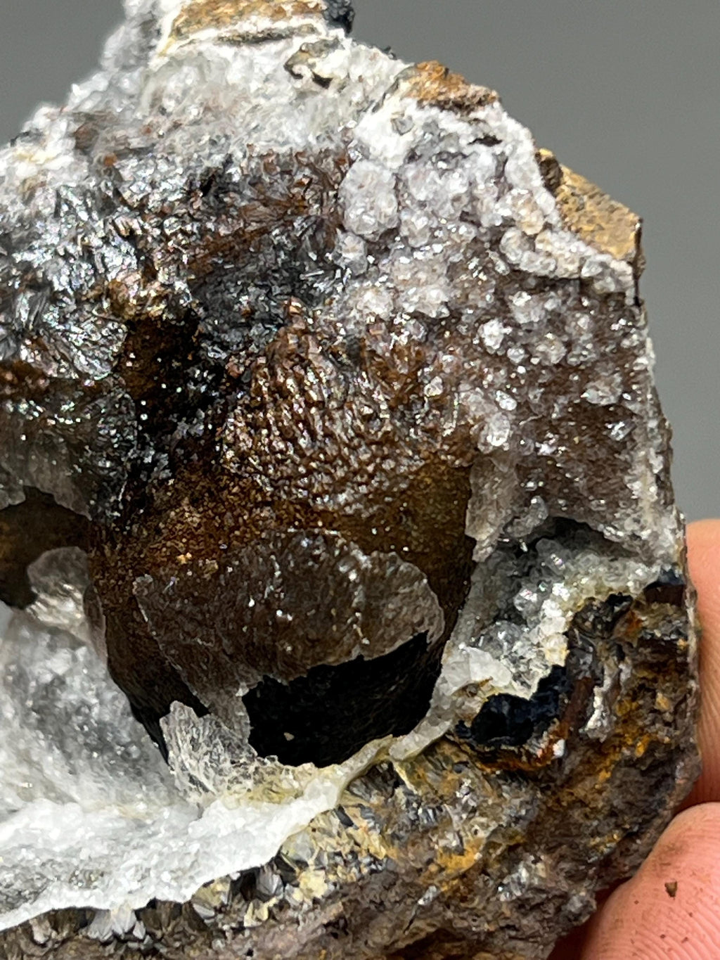 Very Special, Crystal Calcite On Hematite, From Turkey - Crystal Gemstone AE 