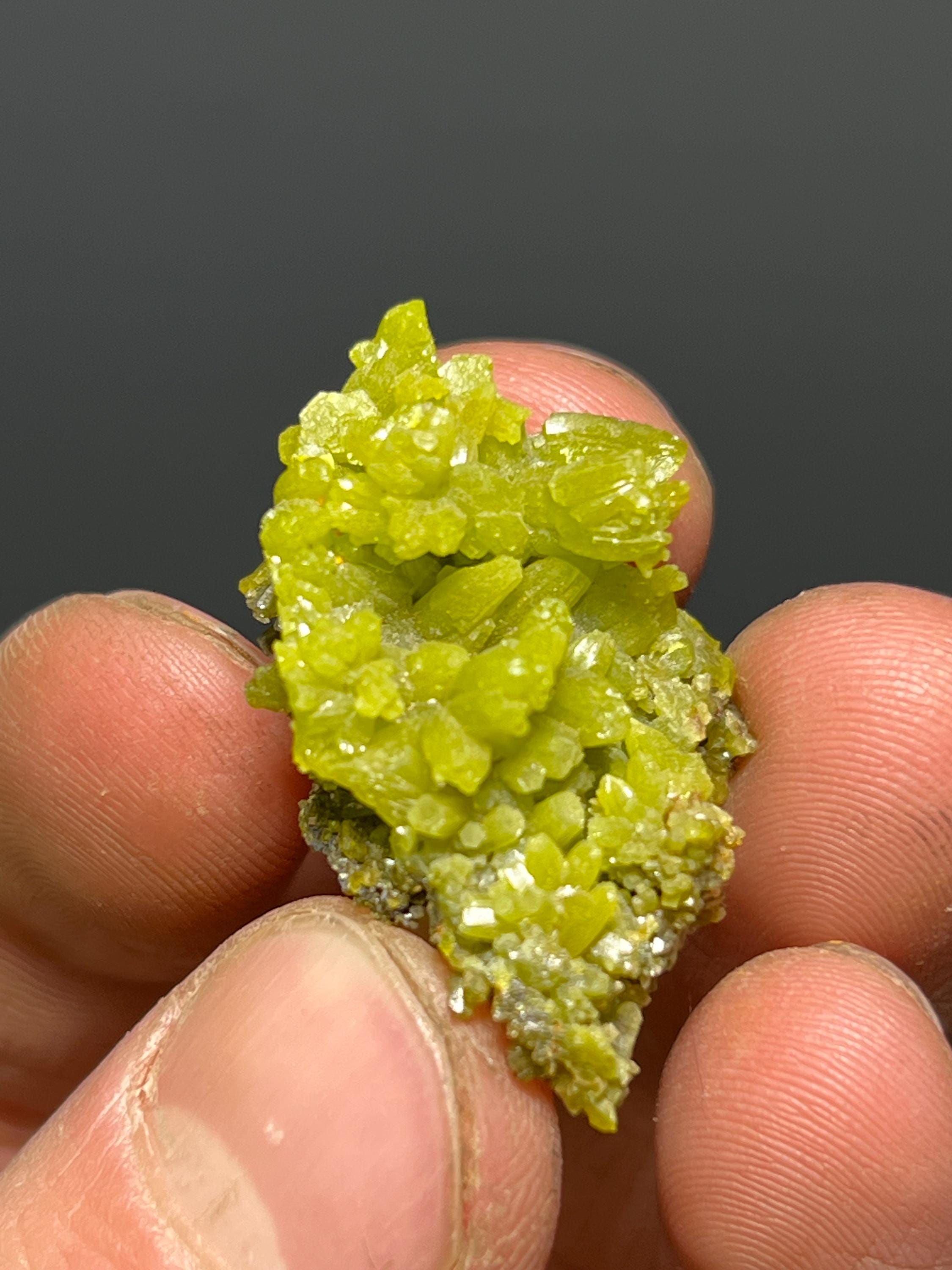 Museum Grade, Pyromorphite Specimen, 16gram - Crystal Gemstone AE 