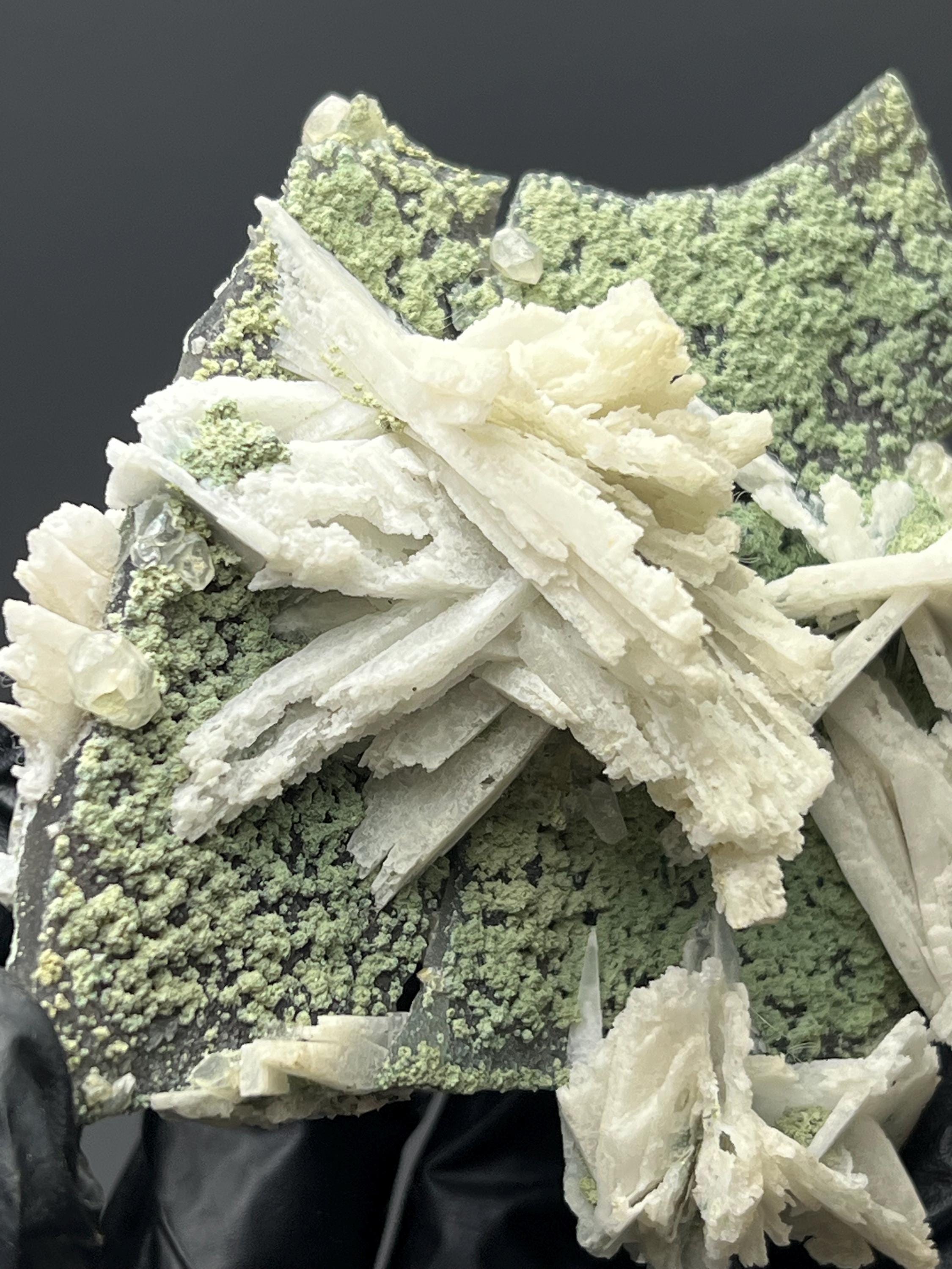 Anhydrite And Calcite On Prehnite - Crystal Gemstone AE 