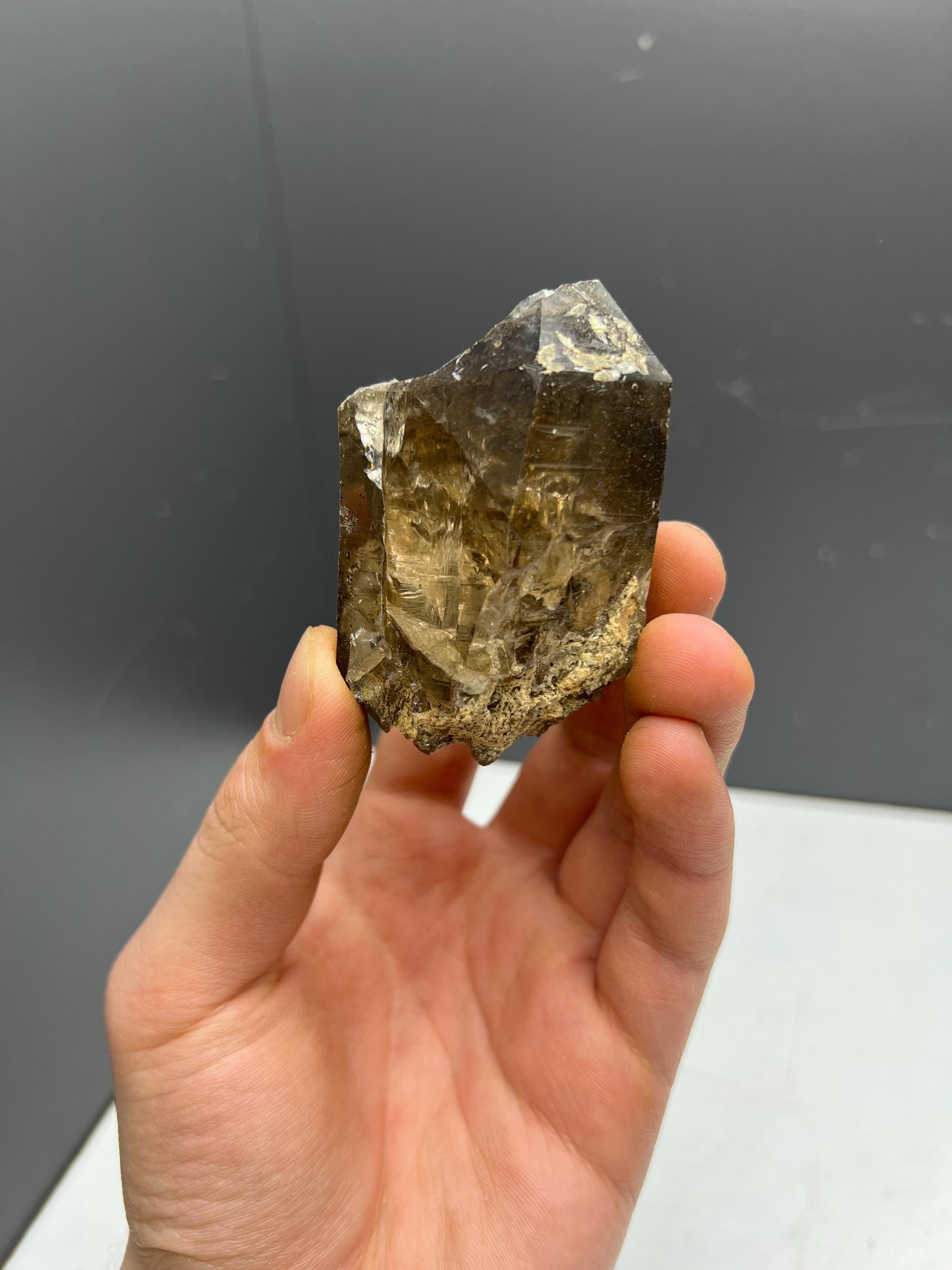 Smoky Quartz Mineral - Crystal Gemstone AE 