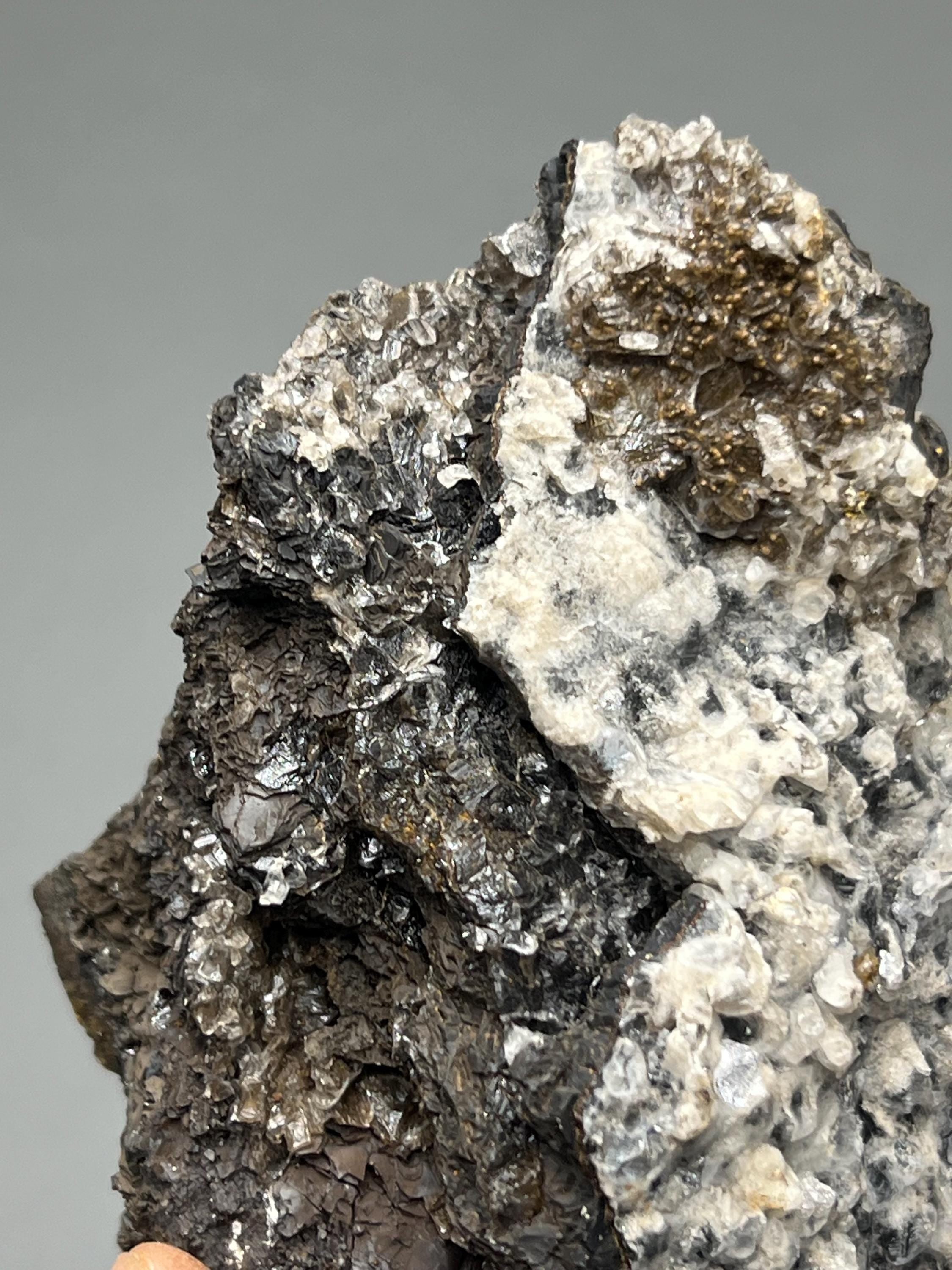 Very Special, Crystal Calcite On Hematite, From Turkey - Crystal Gemstone AE 