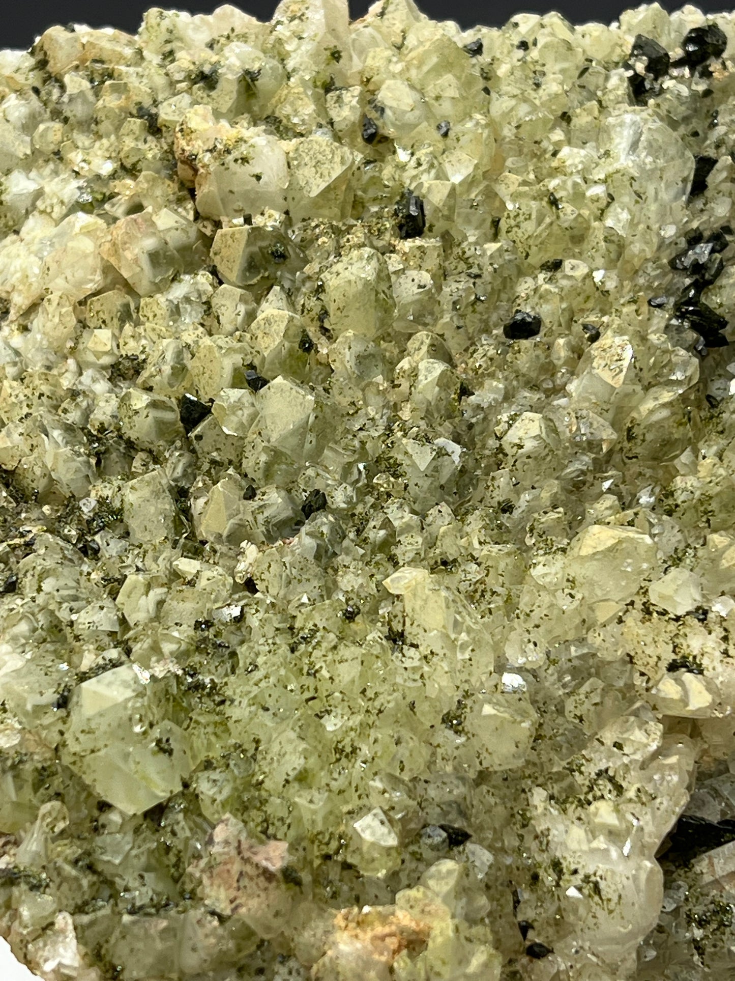 Very Unique! Green Chlorite And Black Epidote With Lodolite Quartz