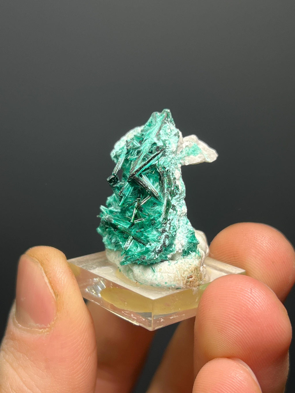 Special Brochanite Specimen - Crystal Gemstone AE 