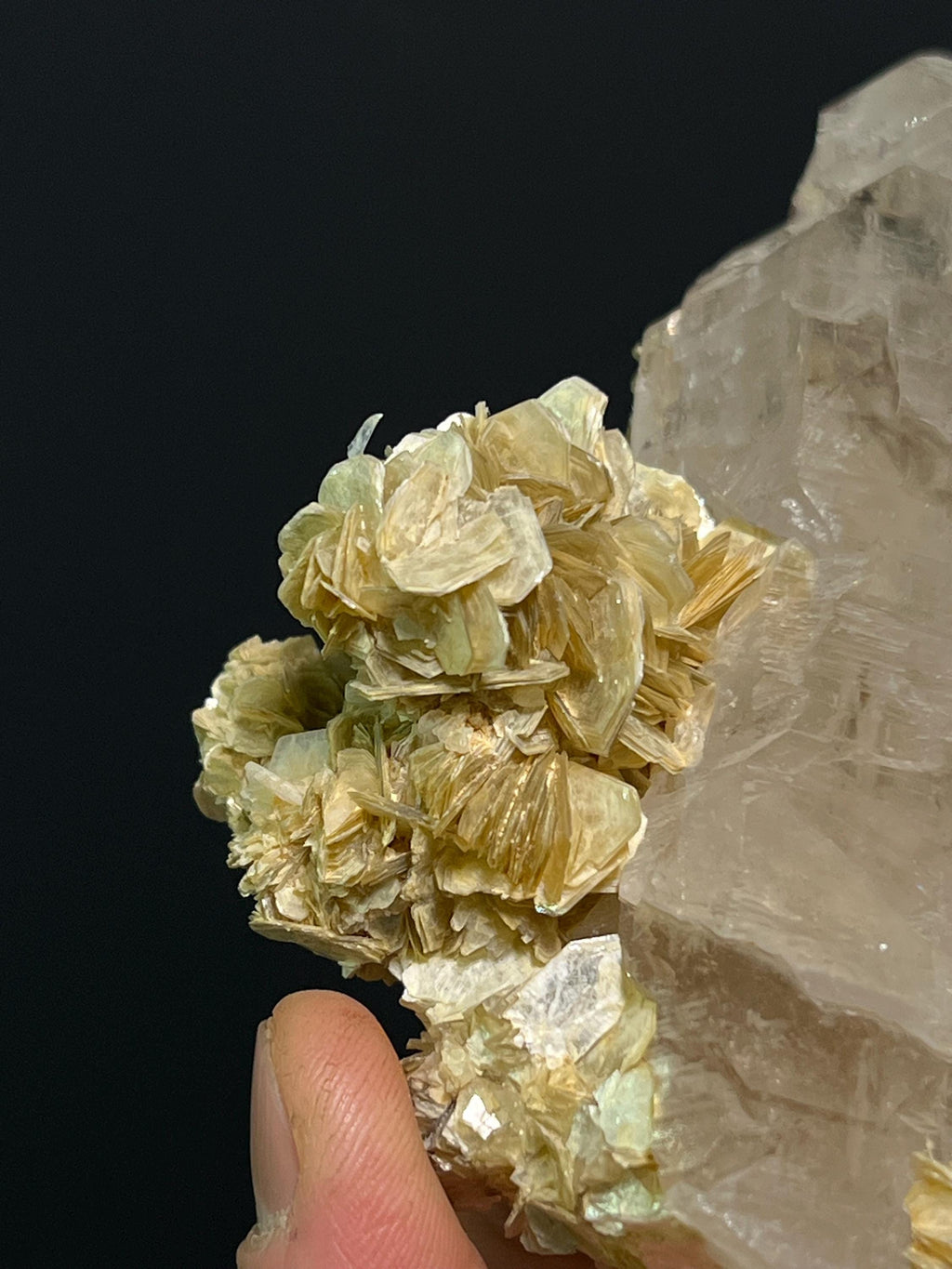 Museum Grade, Apatite Mica Quartz, 326gram - Crystal Gemstone AE 