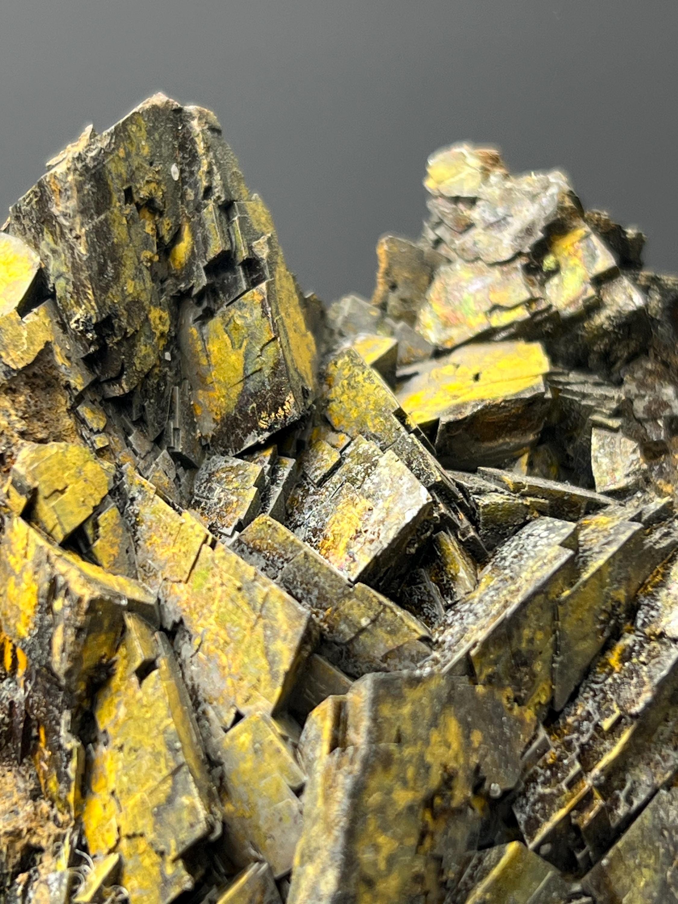 Very Rare Specimen! Natural Colors Iridescent Limonite With Iron Siderite - Crystal Gemstone AE 