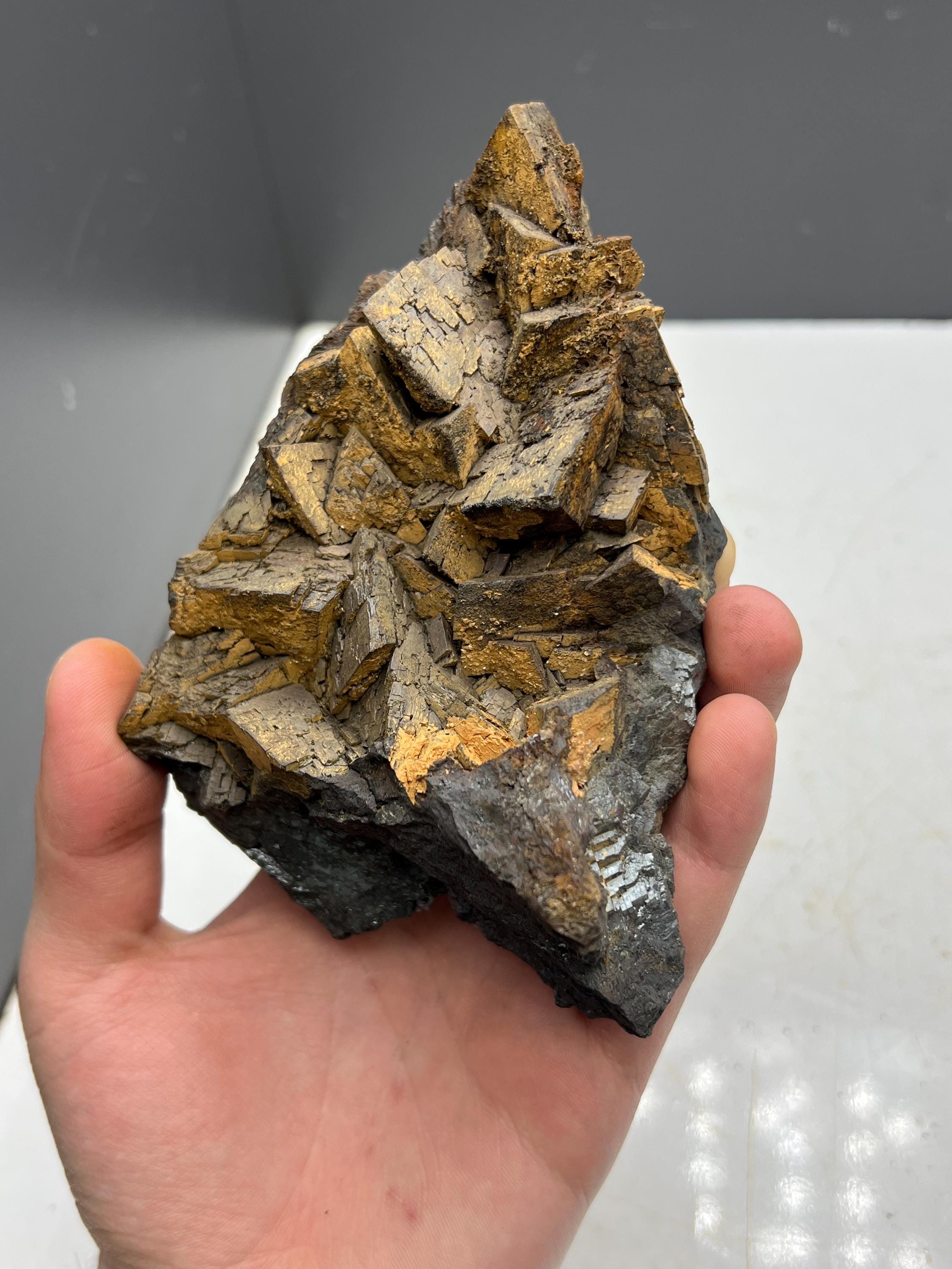 Very special and showy limonite on iron siderite, From Turkey - Crystal Gemstone AE 