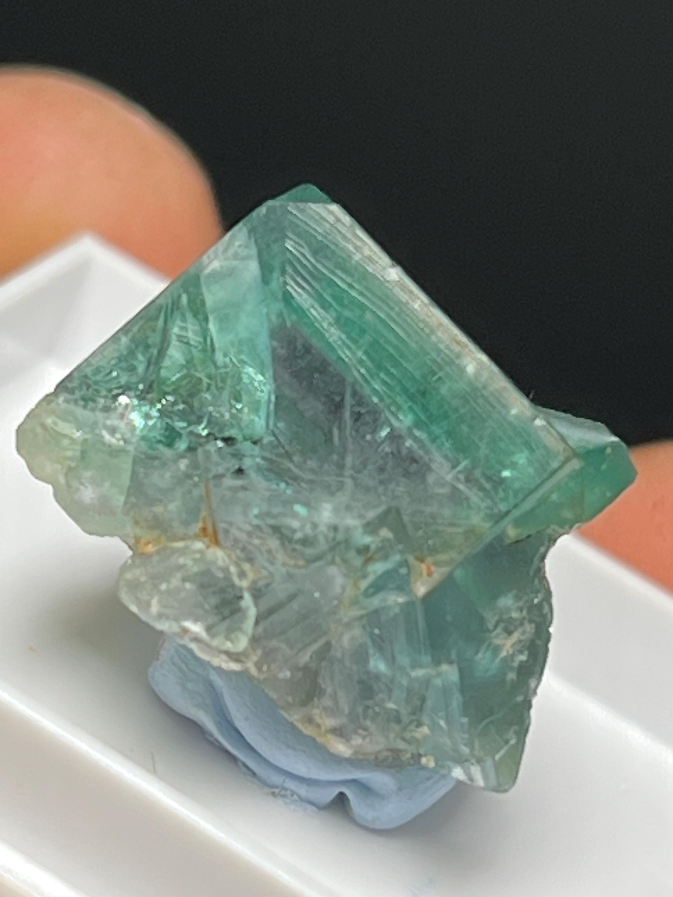 Top Quality Emerald Fluorite Specimen - Crystal Gemstone AE 