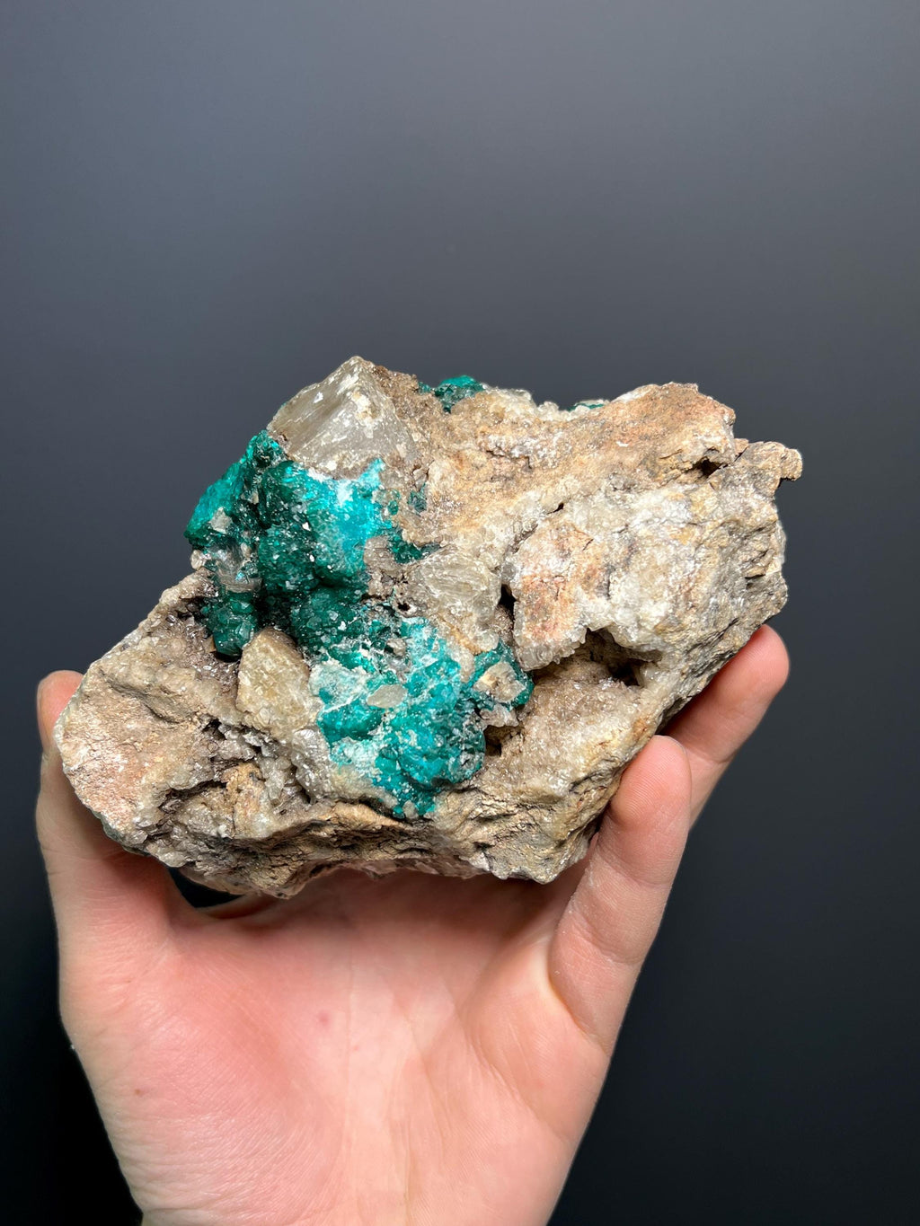 Very Special, Dioptase On Matrix Specimen, 1,1kg - Crystal Gemstone AE 