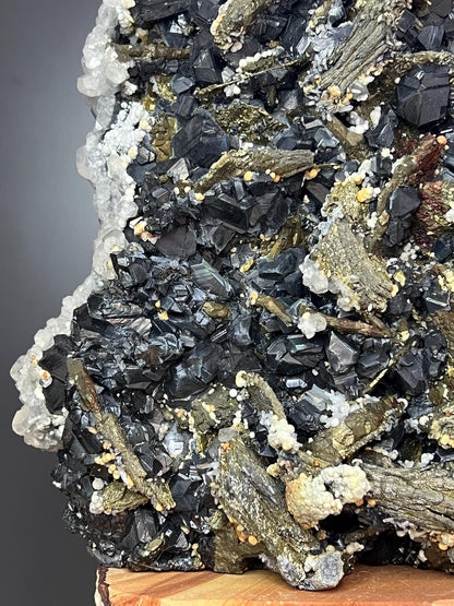 Kosovo Mineral Specimen: Tetrahedrite, Sphalerite, Chalcopyrite, Quartz - Crystal Gemstone AE 