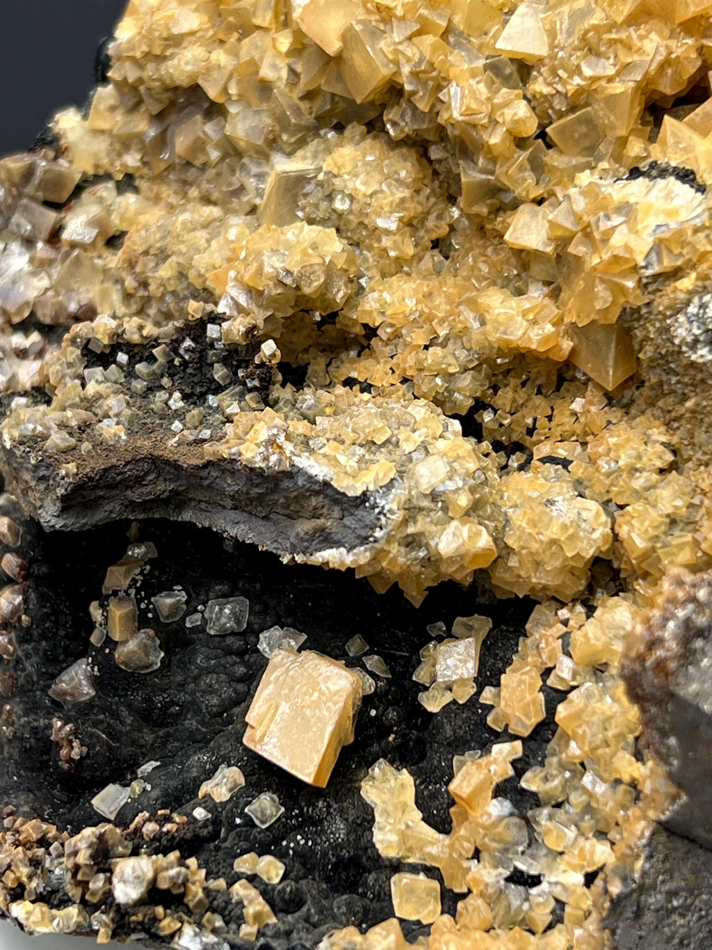 Very Showy, Cubic Crystals Calcite On Goethite Specimen - Crystal Gemstone AE 