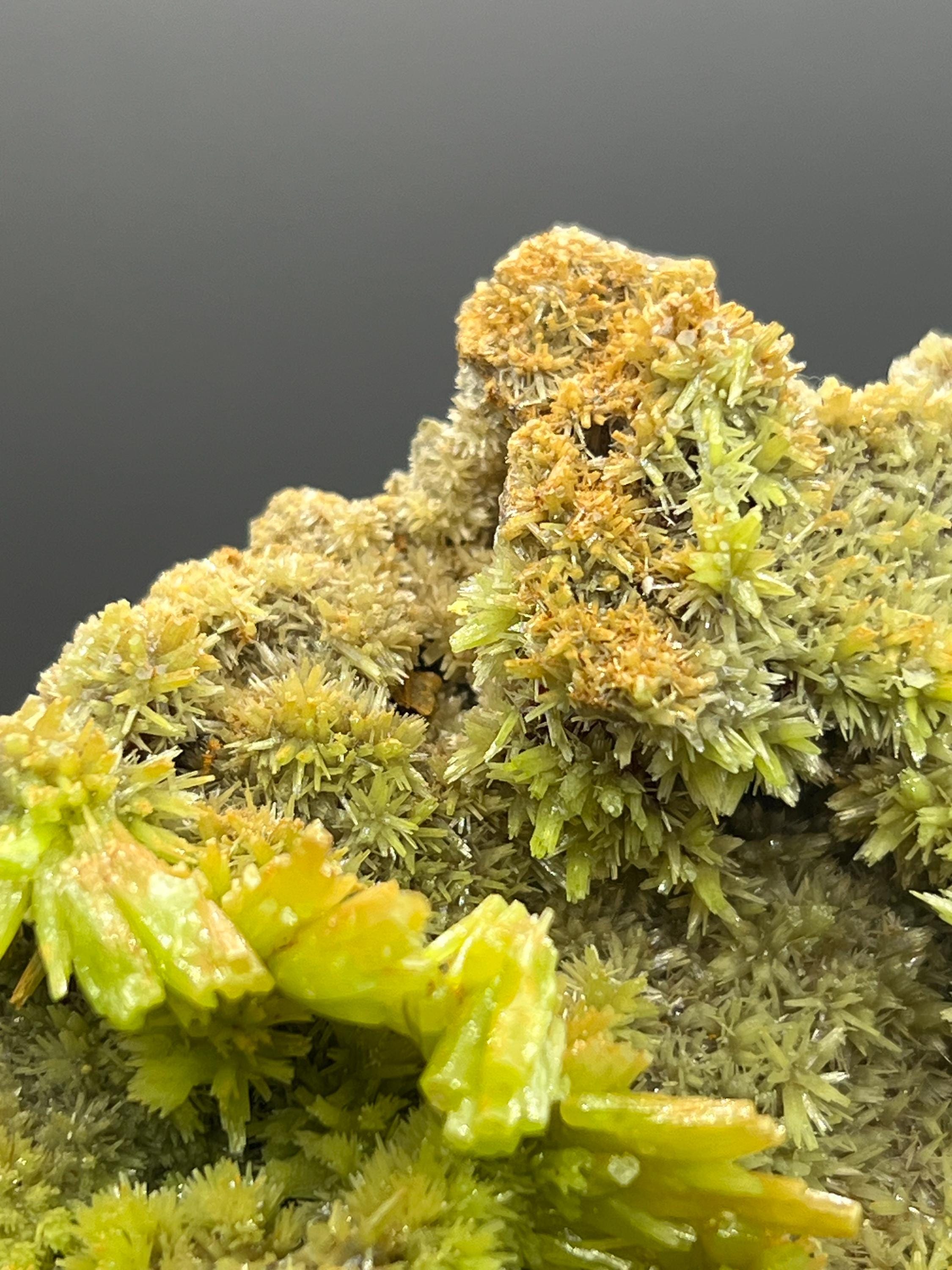 Pyromorphite, From China - Crystal Gemstone AE 