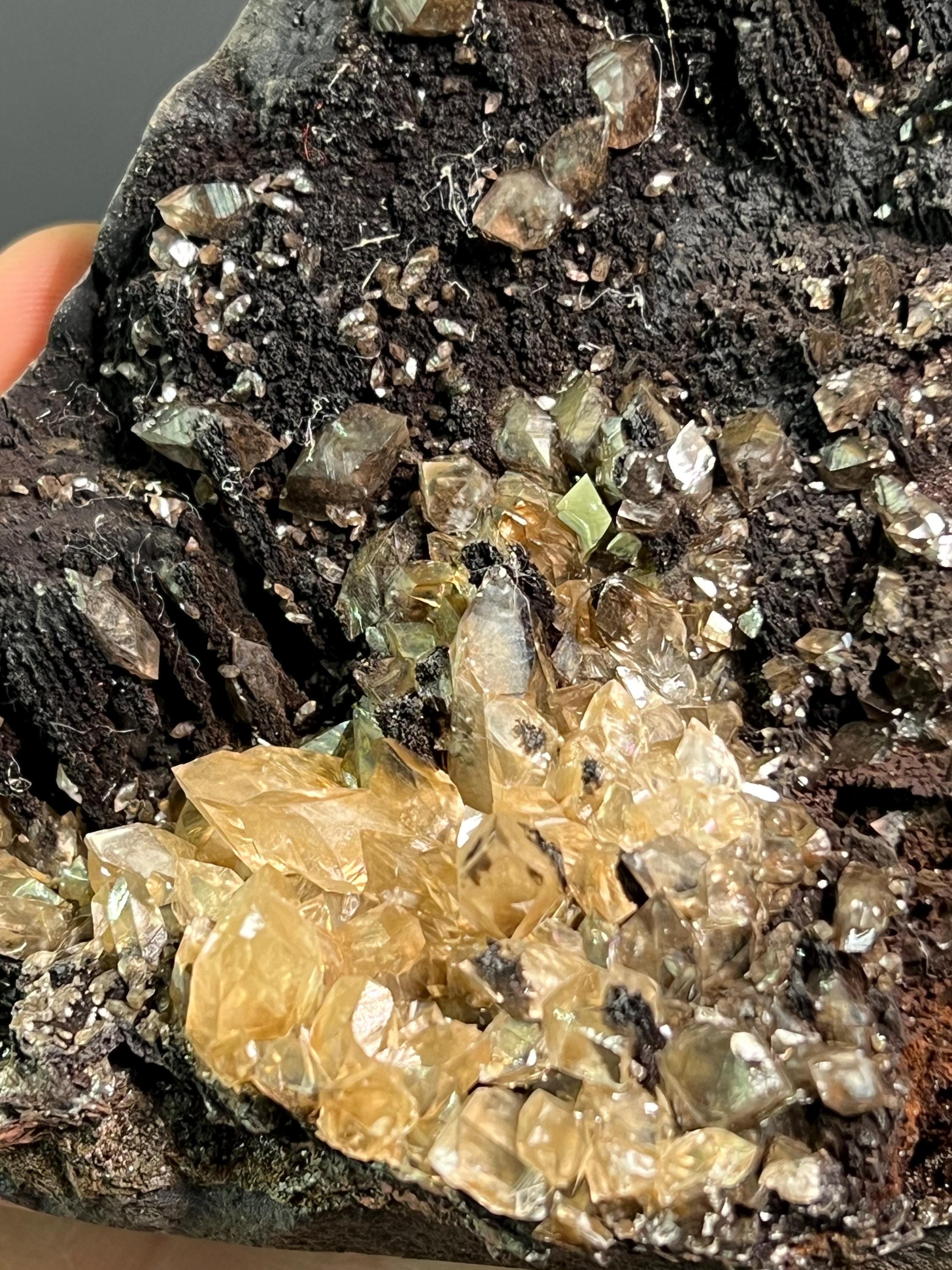 Museum Quality, Unique Specimen, Crystal Barite And Limonite With Goethite - Crystal Gemstone AE 