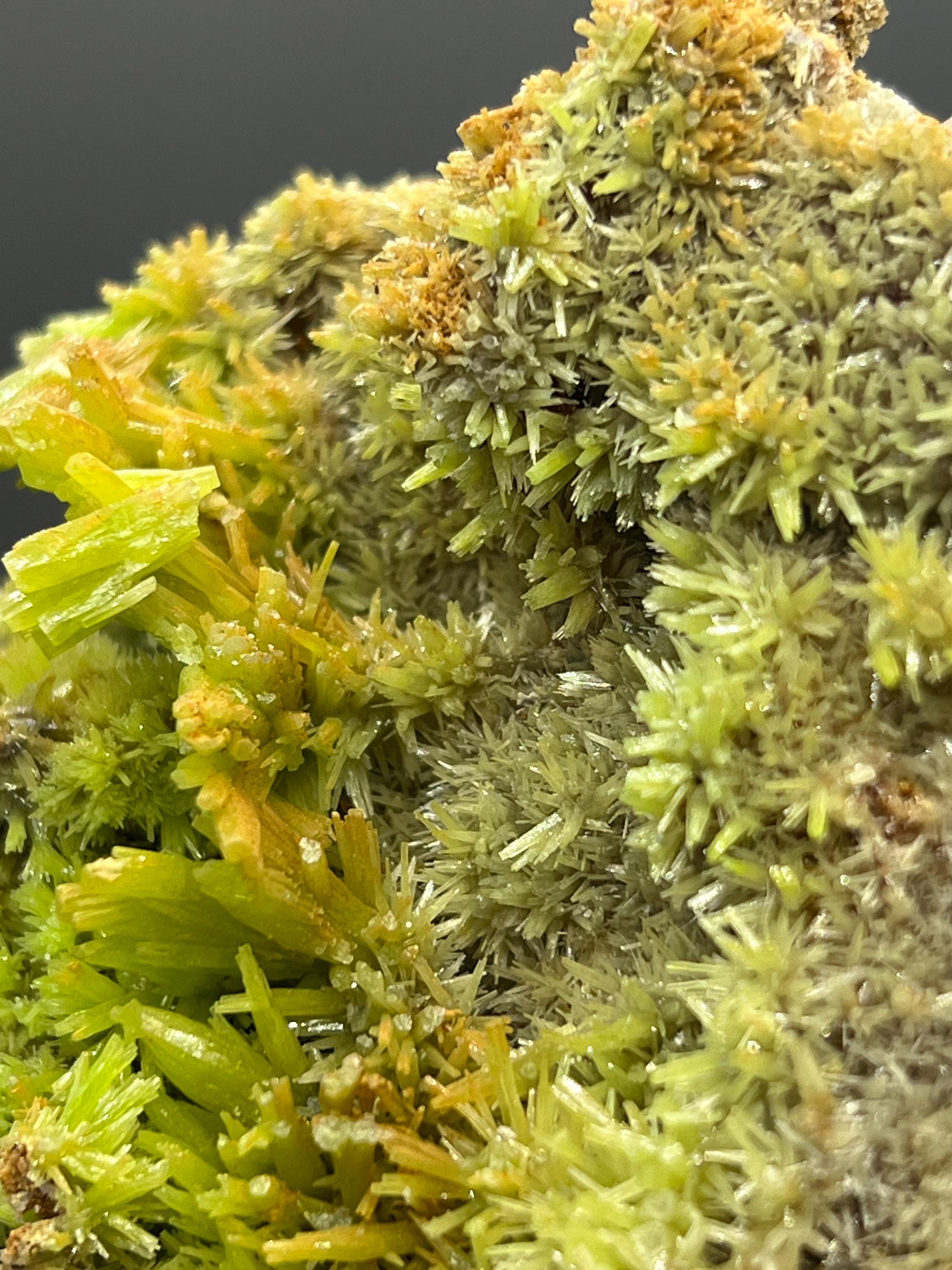 Pyromorphite, From China - Crystal Gemstone AE 