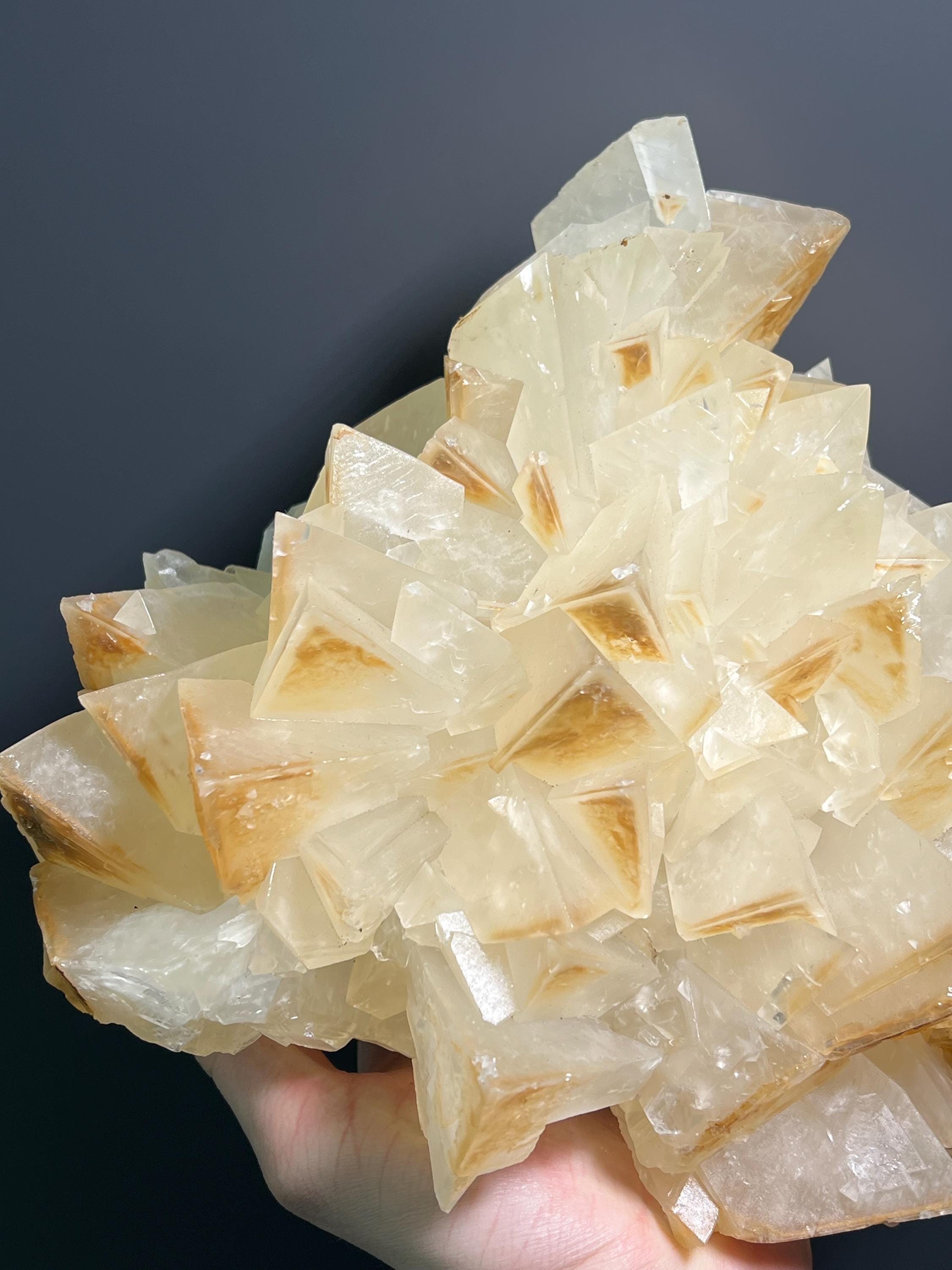Large Size, Special Yellow Crystal Calcite, 6,1kg - Crystal Gemstone AE 