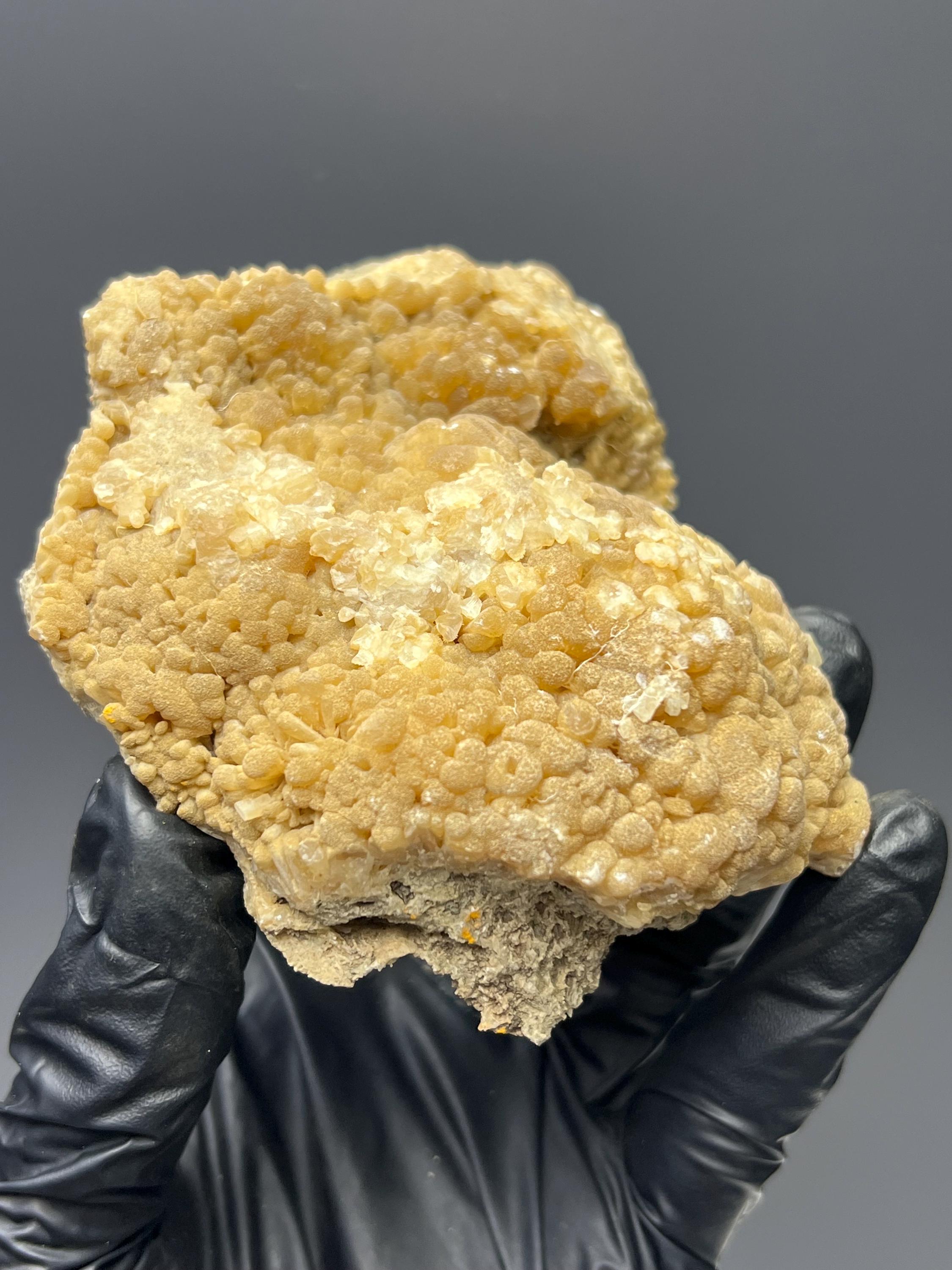 Canadian Stilbite Specimen: Elegant Crystal Formation - Crystal Gemstone AE 