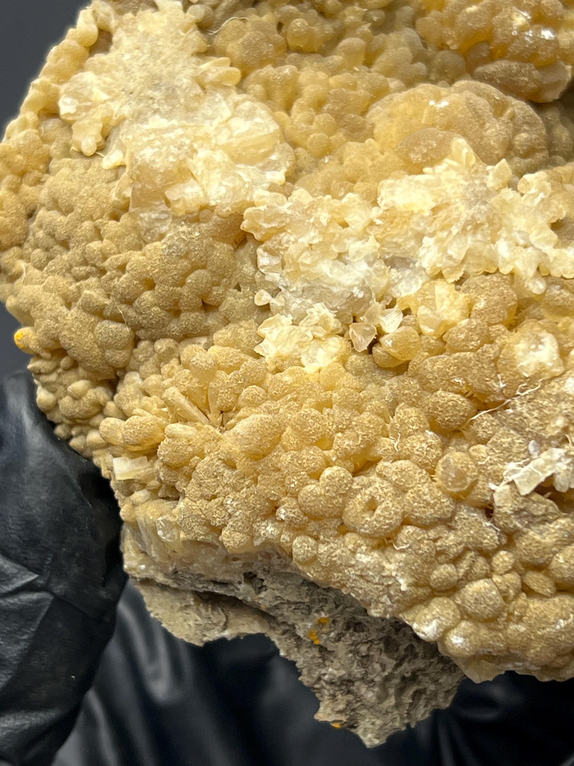 Canadian Stilbite Specimen: Elegant Crystal Formation - Crystal Gemstone AE 