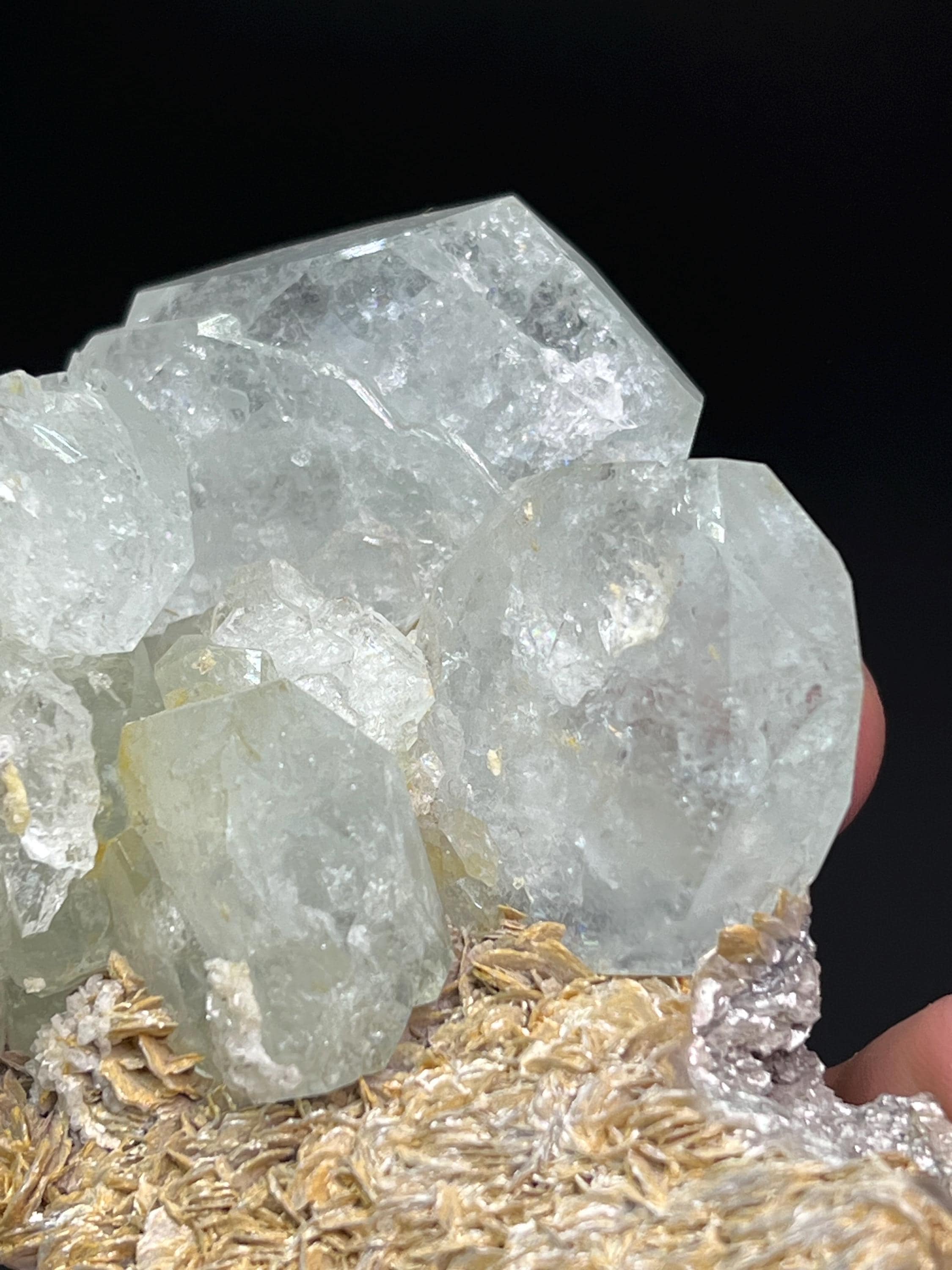 Aquamarine And Muscovite With Quartz - Crystal Gemstone AE 