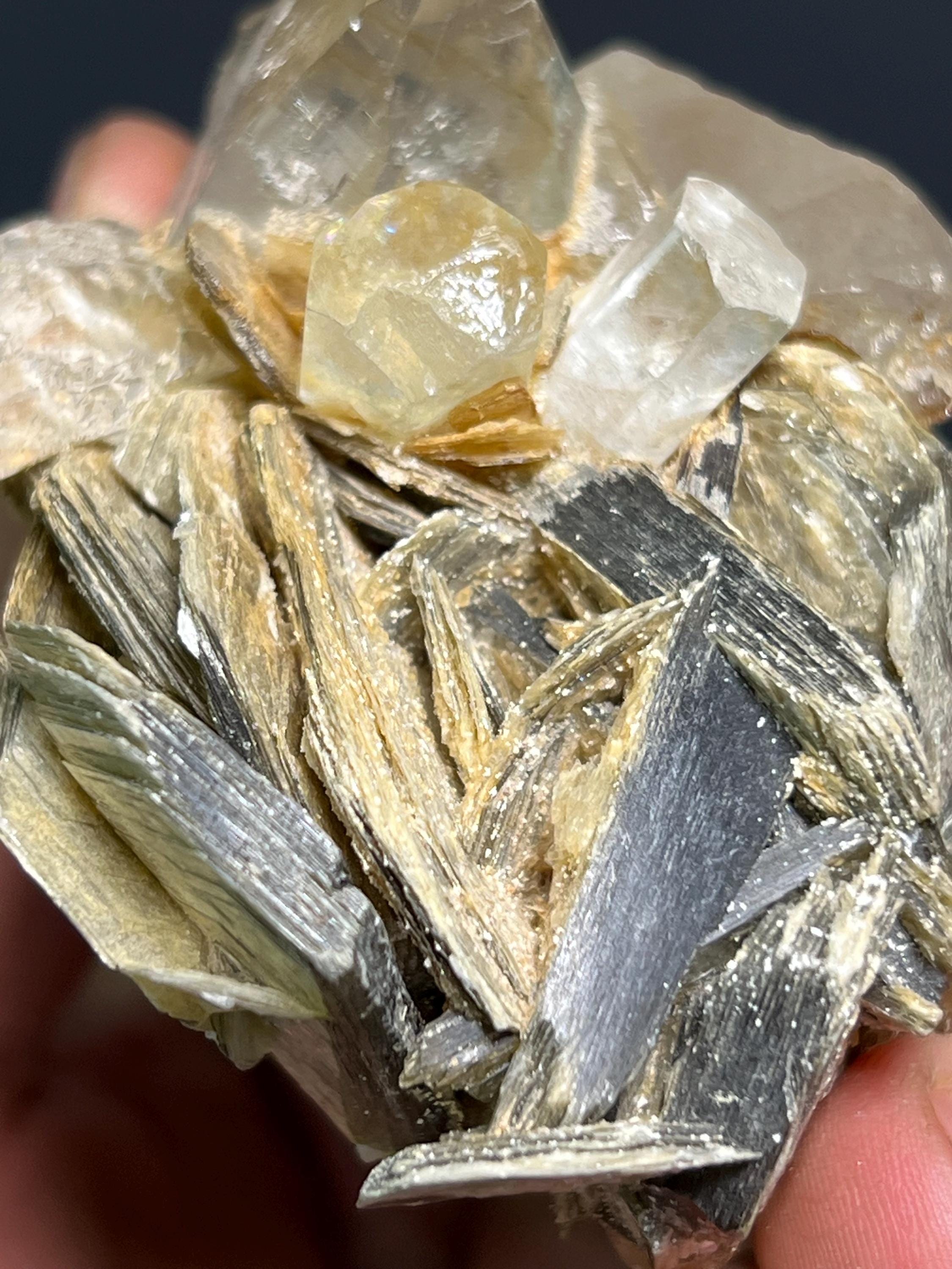 Aquamarine And Muscovite With Quartz - Pakistan - Crystal Gemstone AE 