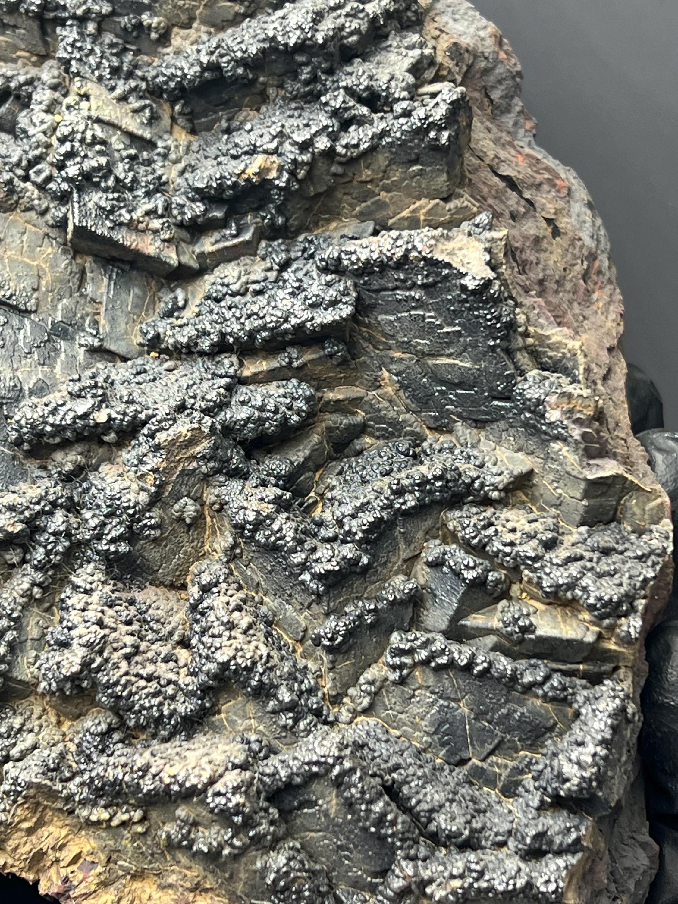 Very Special, Goethite With Black Iron Siderite - Crystal Gemstone AE 