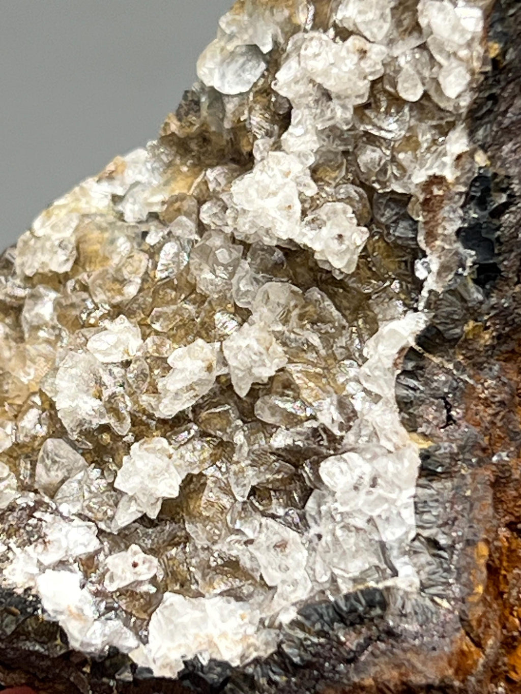Very Special, Crystal Calcite On Hematite, From Turkey - Crystal Gemstone AE 